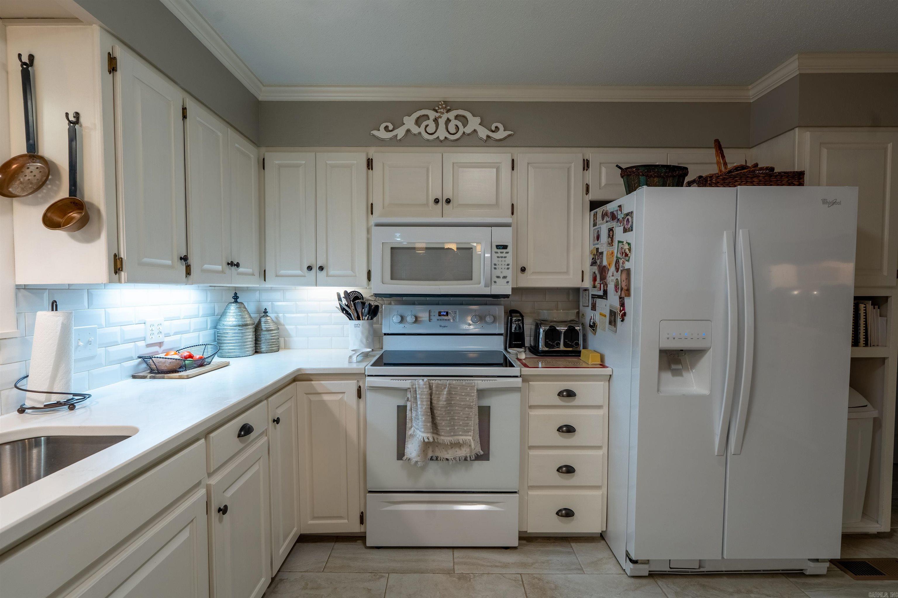 1005 Lakeshore Drive Property Photo 9
