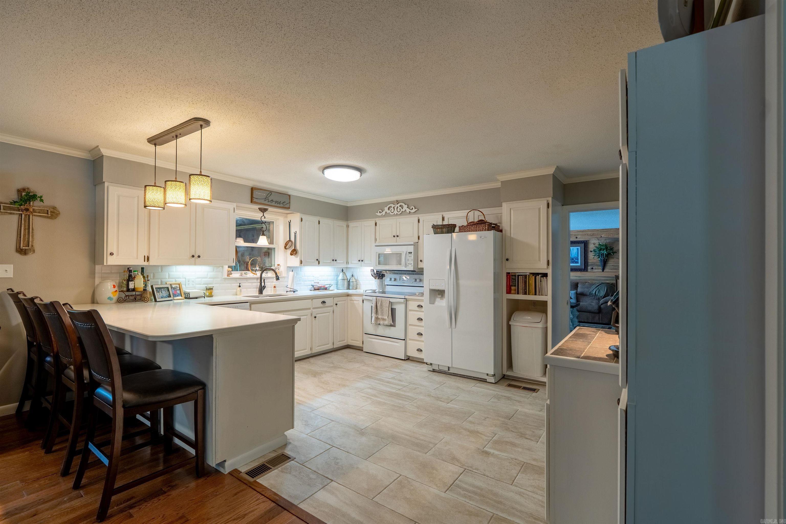 1005 Lakeshore Drive Property Photo 10