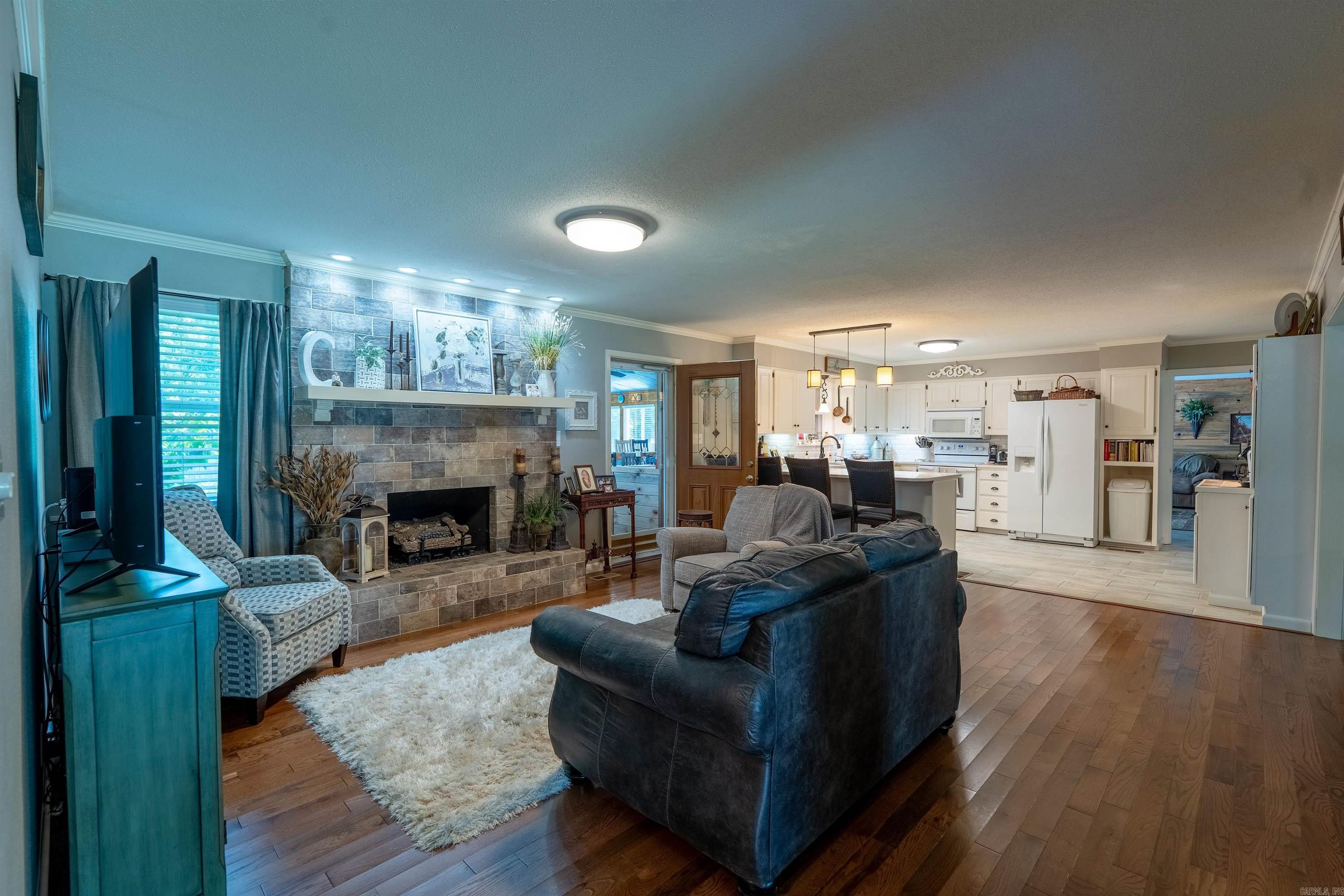 1005 Lakeshore Drive Property Photo 12