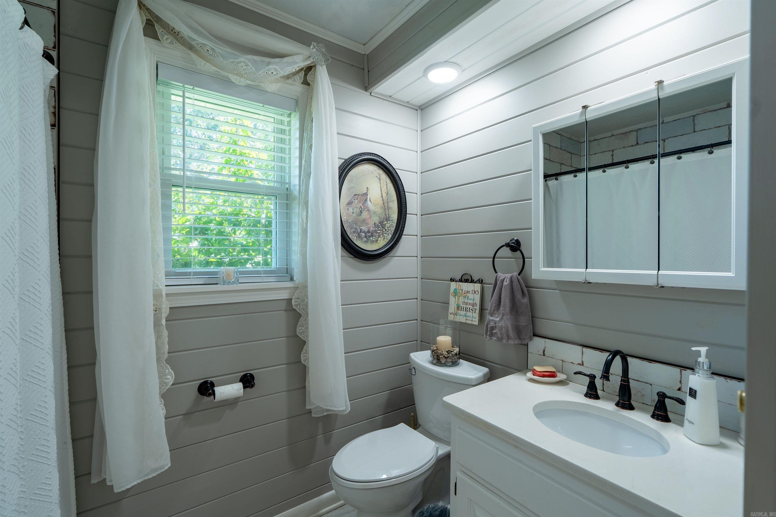 1005 Lakeshore Drive Property Photo 18