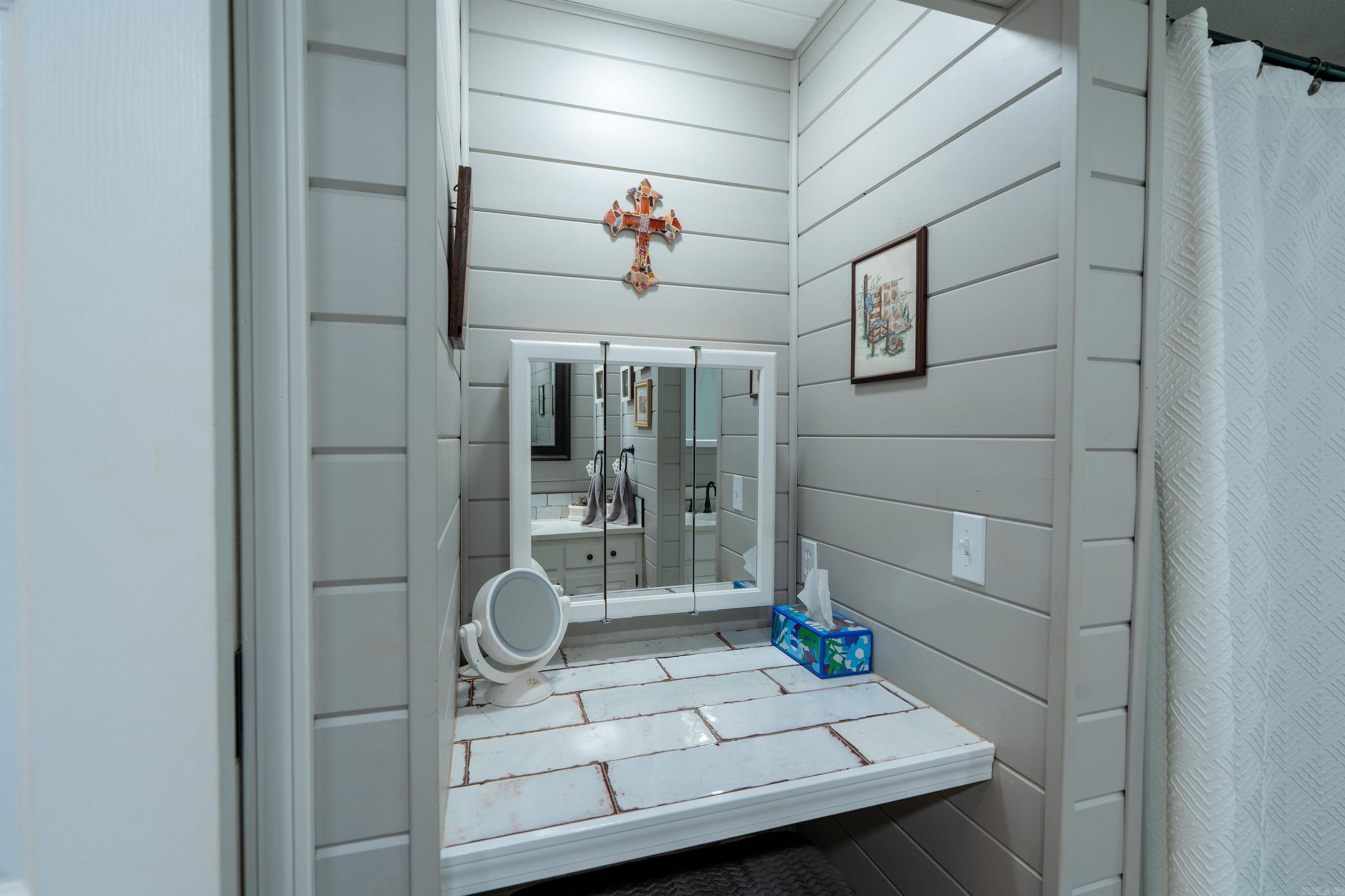 1005 Lakeshore Drive Property Photo 19