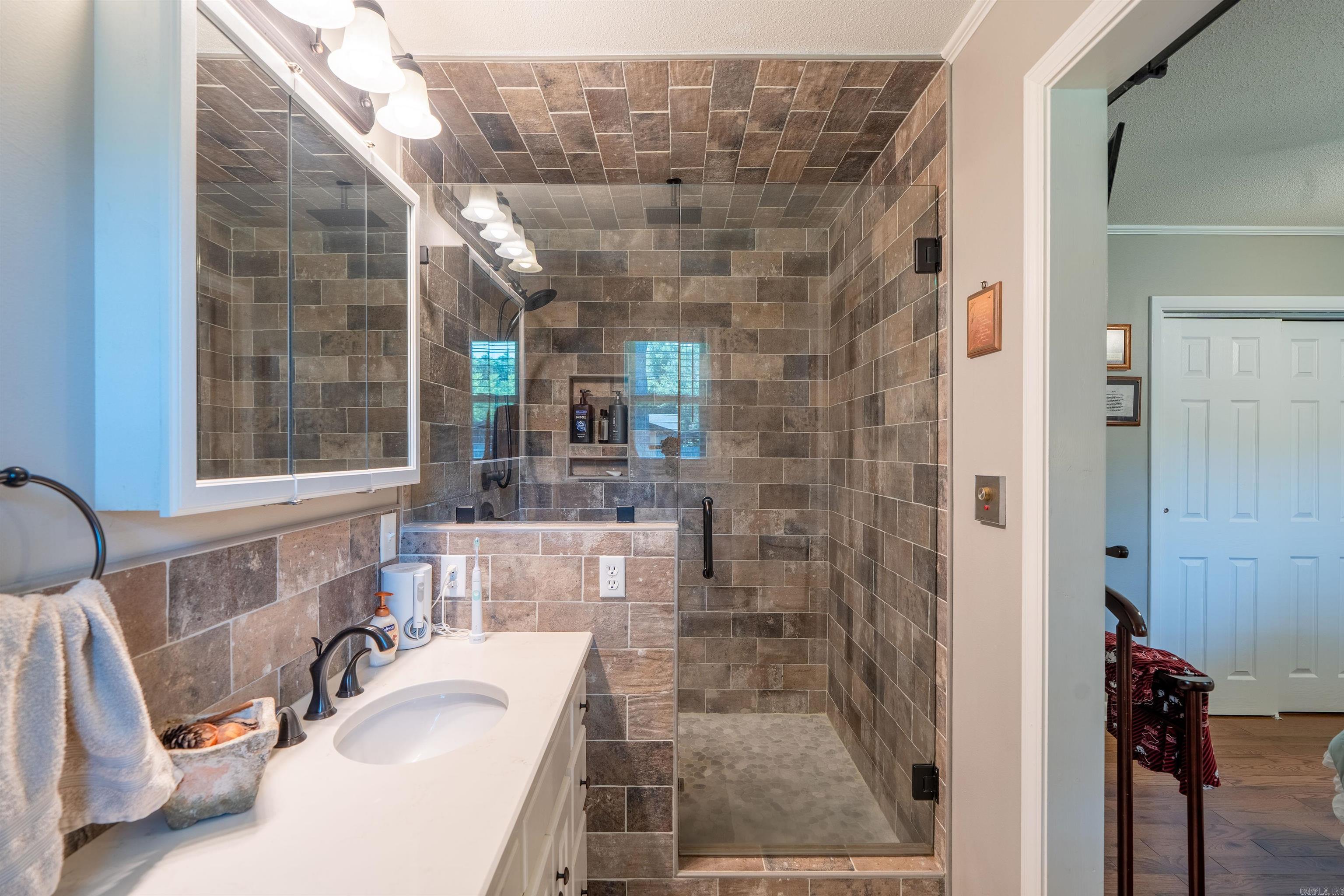 1005 Lakeshore Drive Property Photo 25