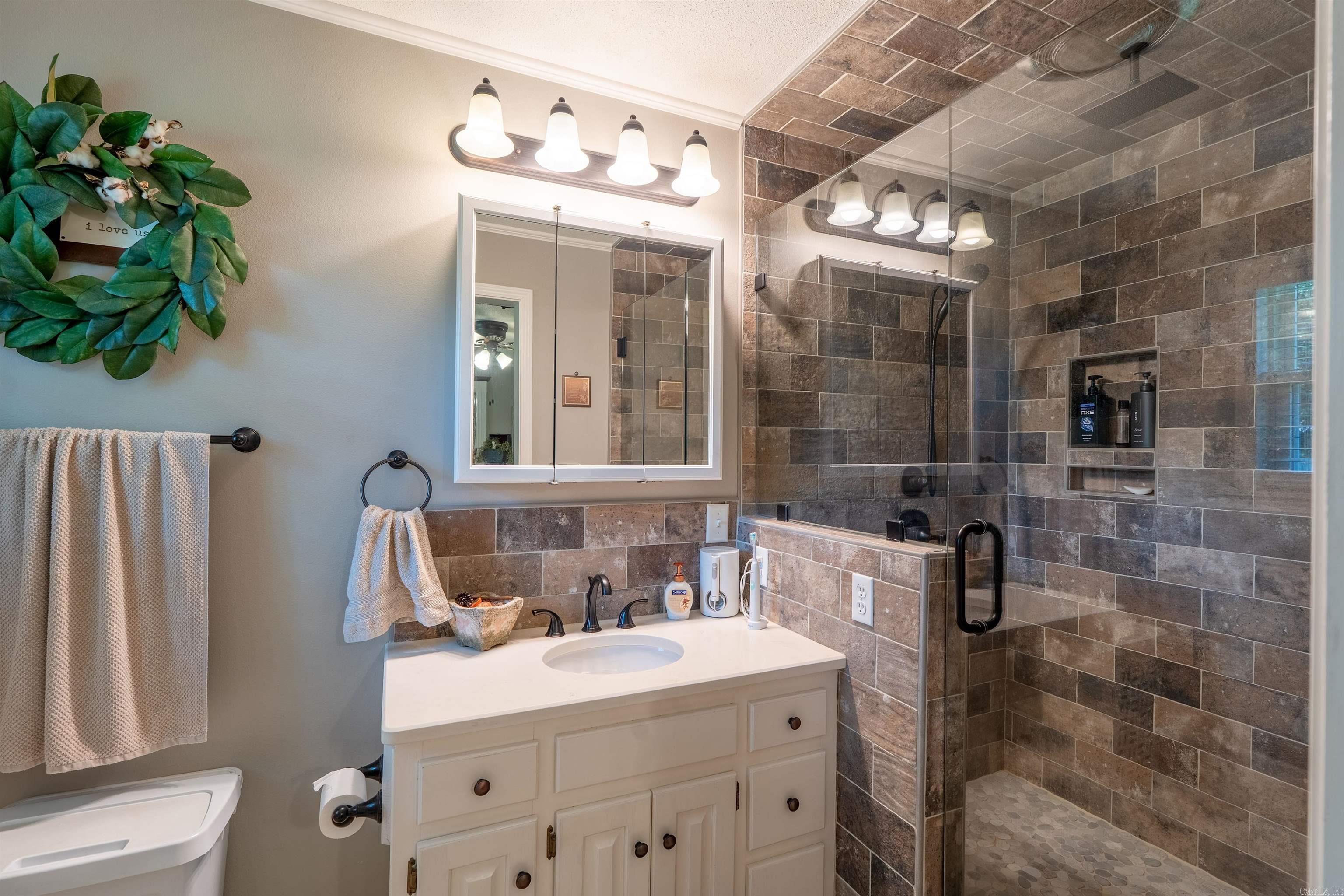 1005 Lakeshore Drive Property Photo 26