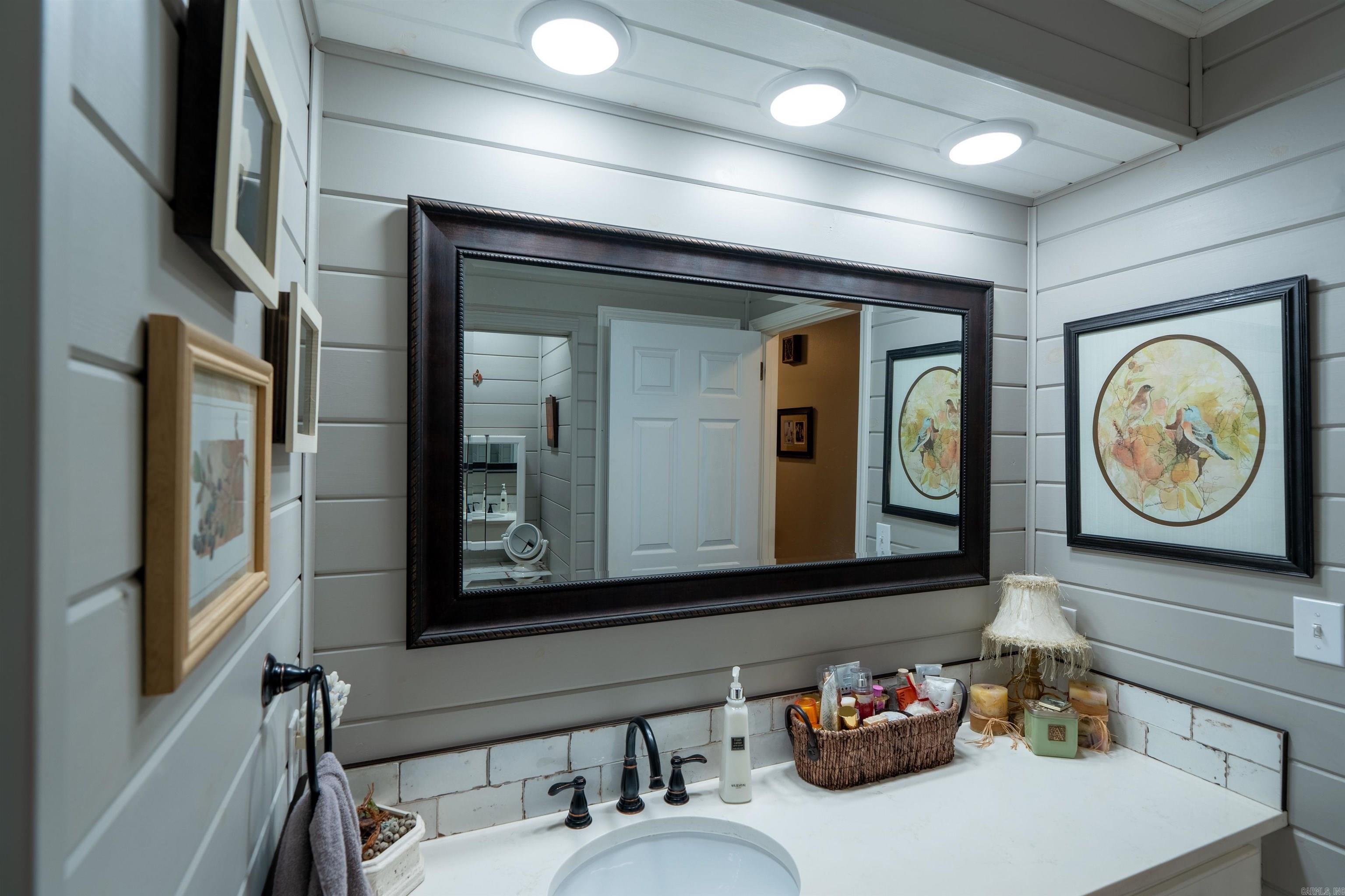 1005 Lakeshore Drive Property Photo 27
