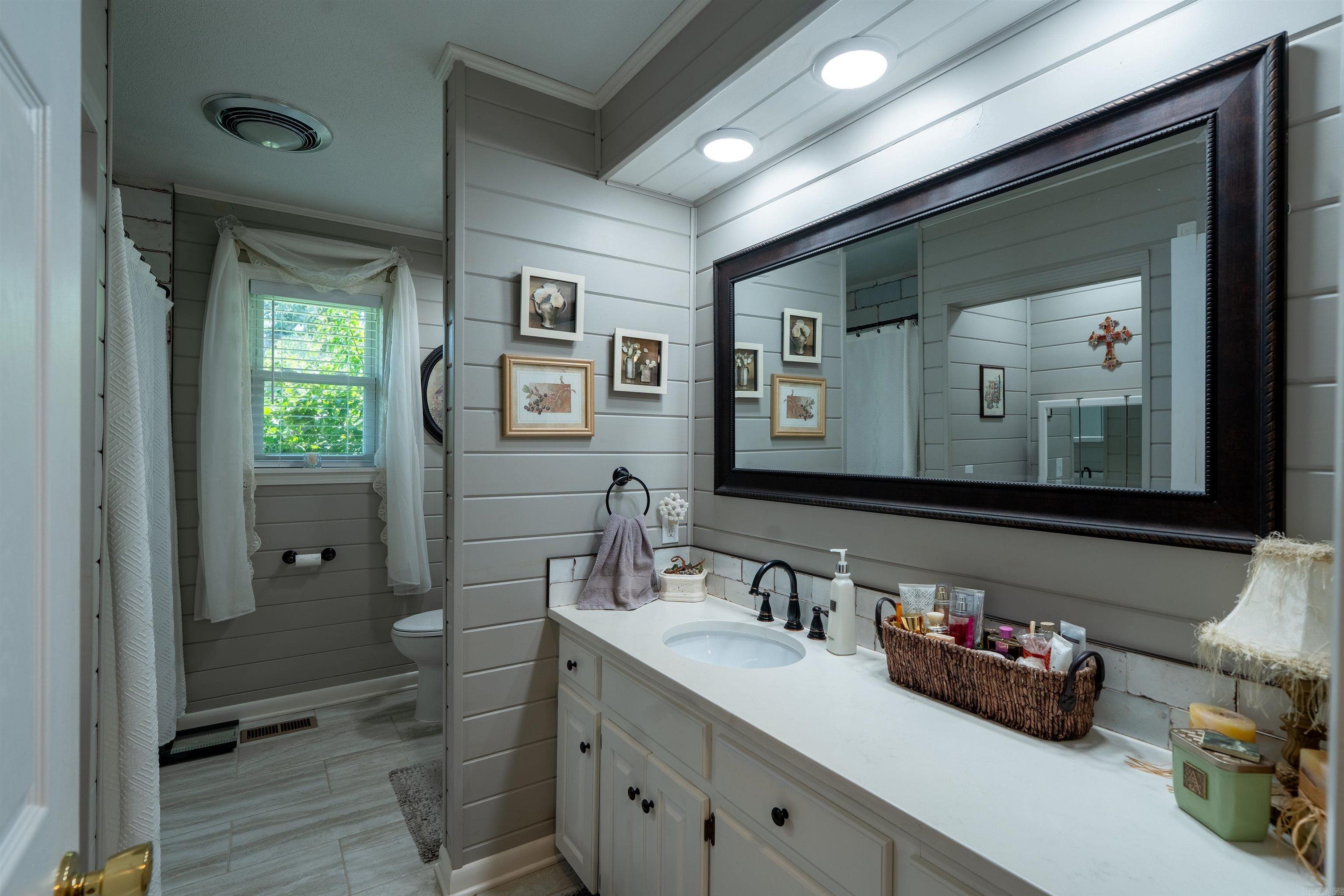 1005 Lakeshore Drive Property Photo 28