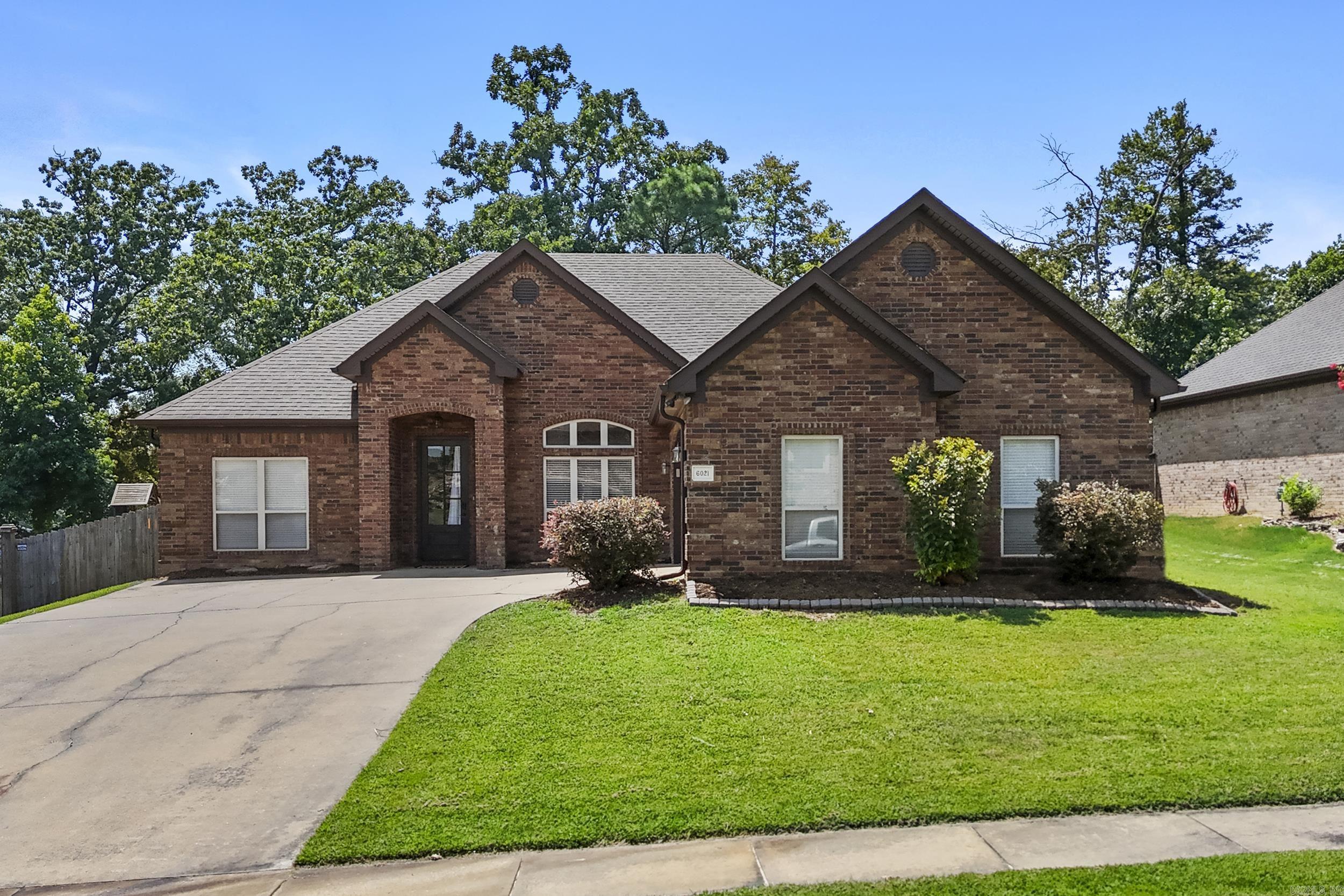 6021 Hardin Dr Property Photo 1