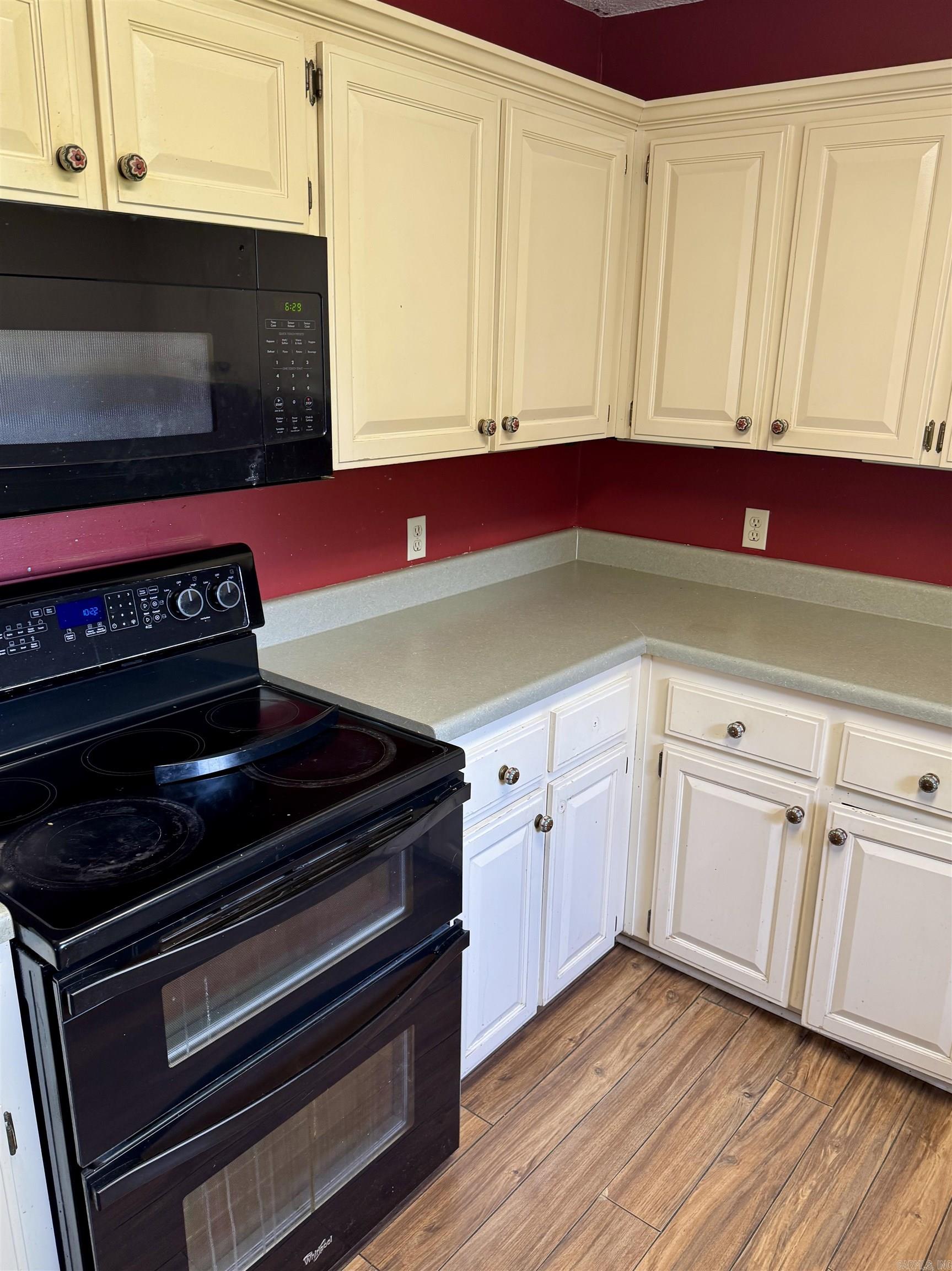 308 Home Property Photo 5