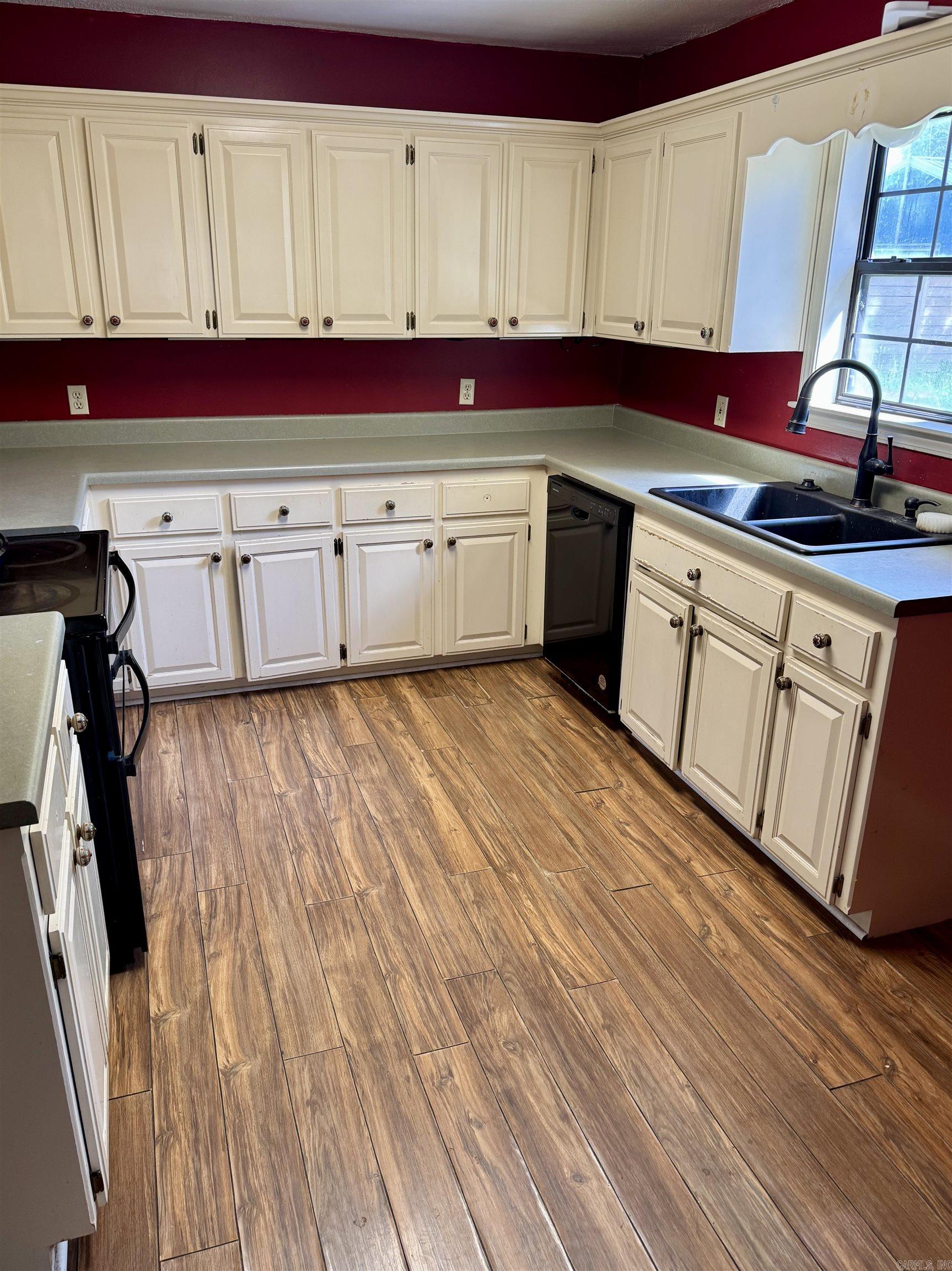 308 Home Property Photo 6