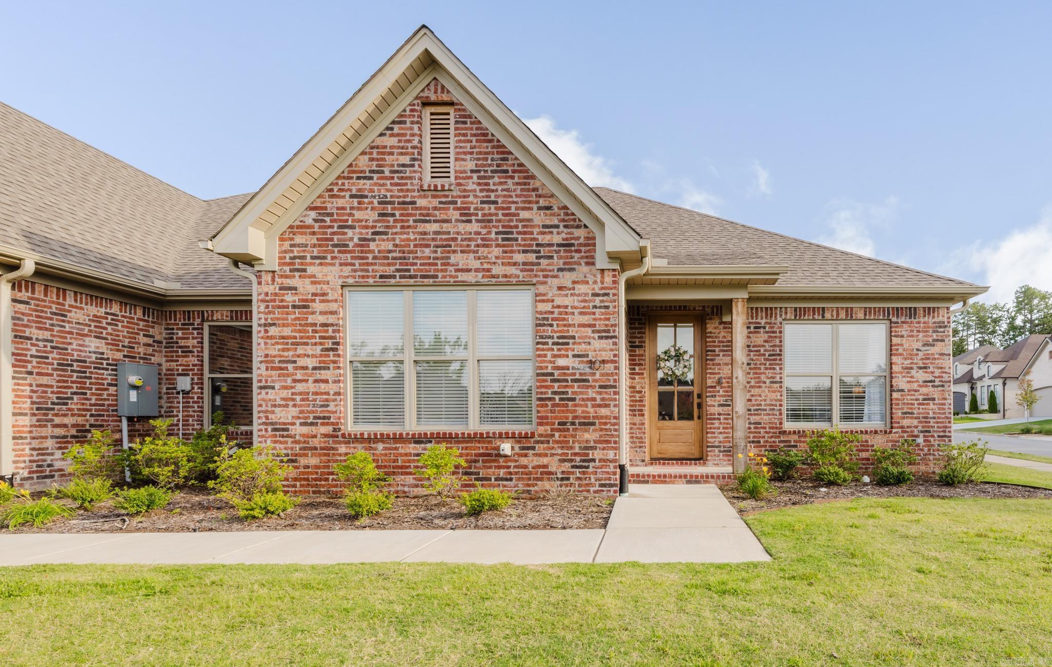 101 Edgewood Circle