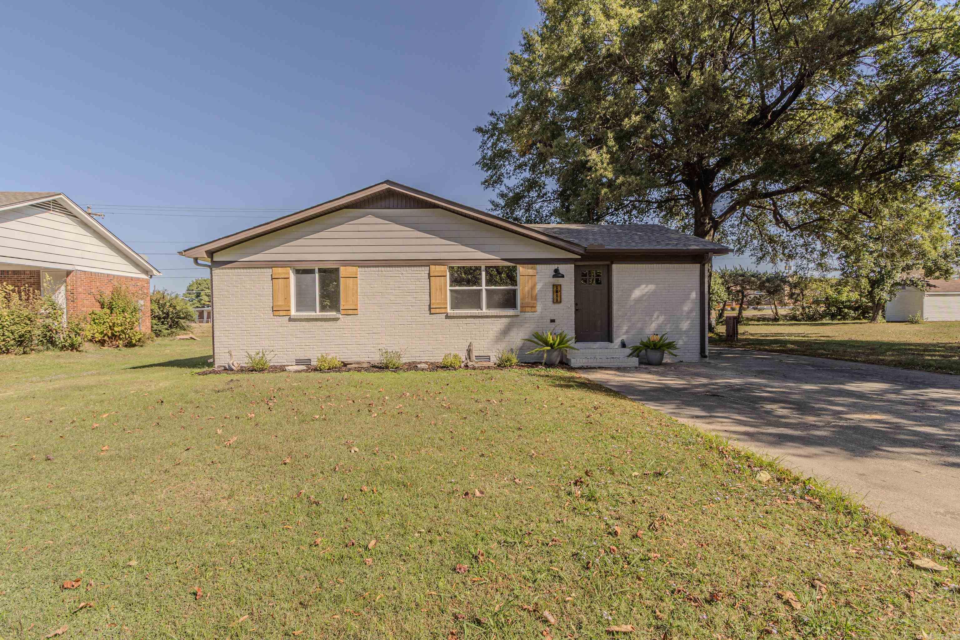 1811 Magnolia Lane Property Photo 3