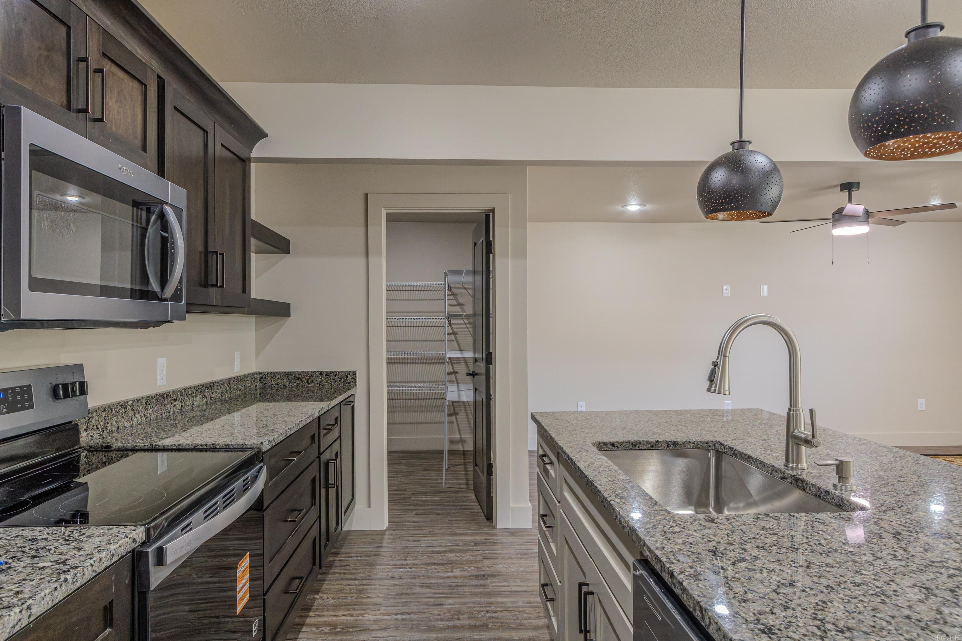 1811 Magnolia Lane Property Photo 7