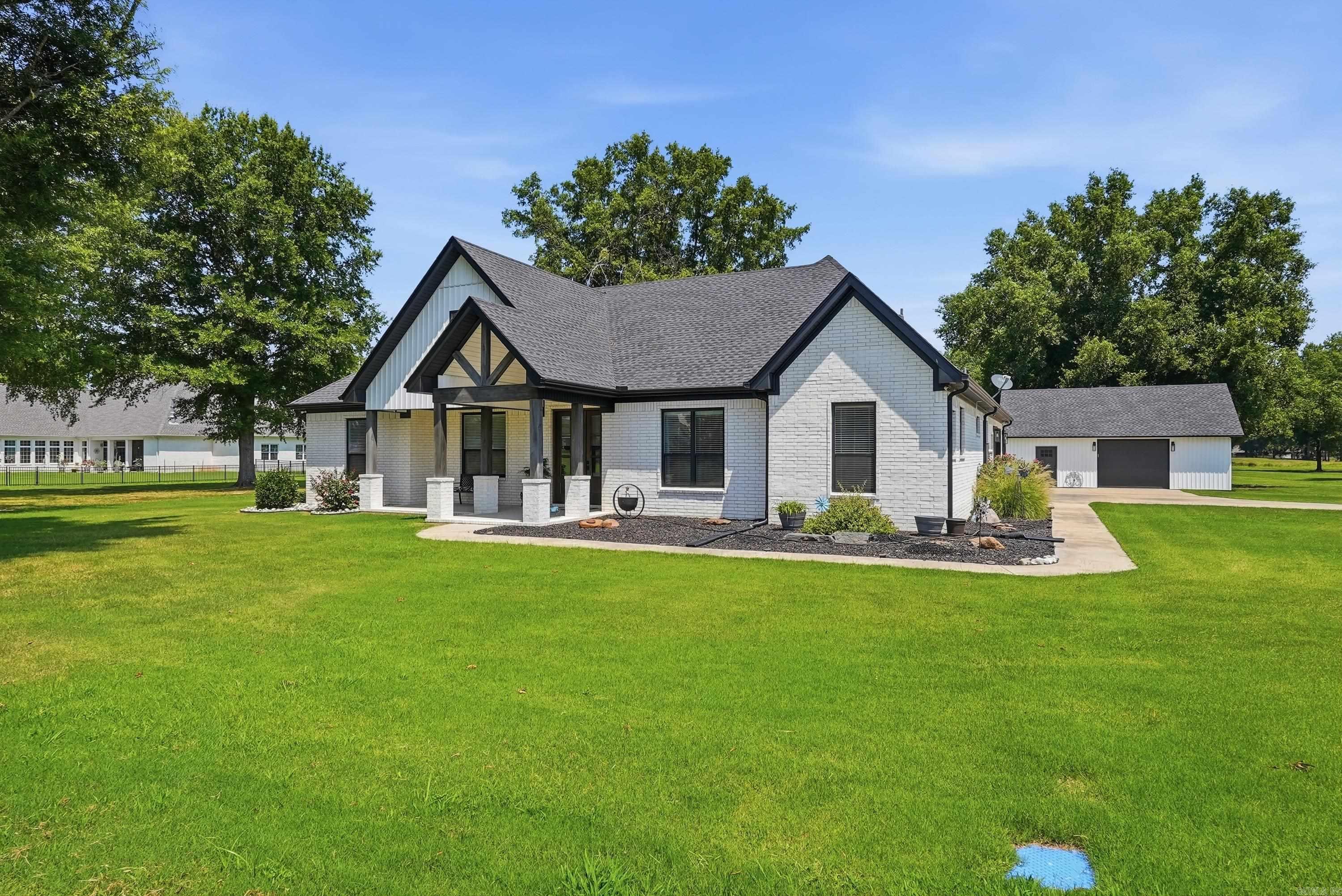 29 Country Meadows Drive Property Photo 8