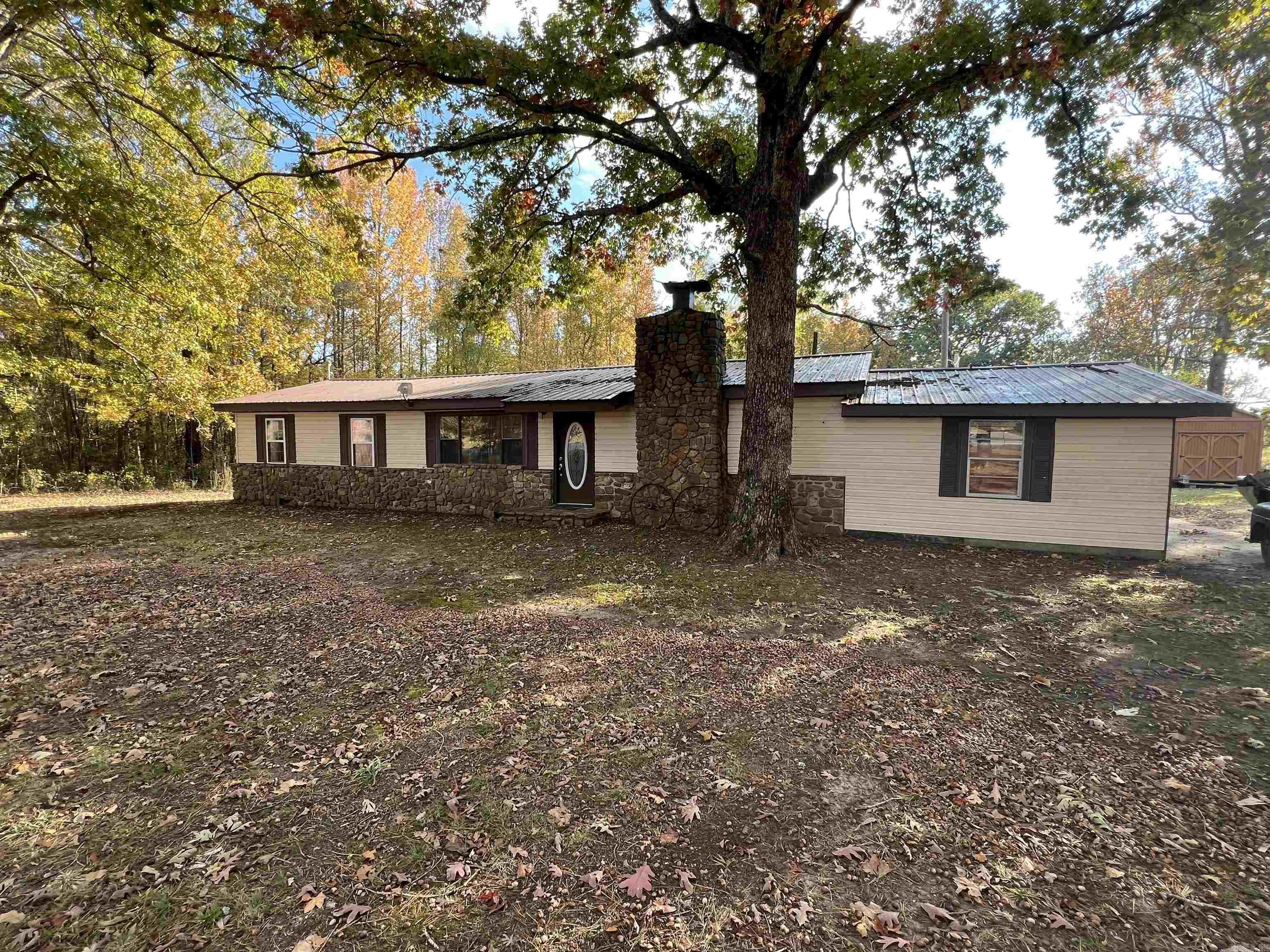4463 Hwy 8 W Property Photo 2
