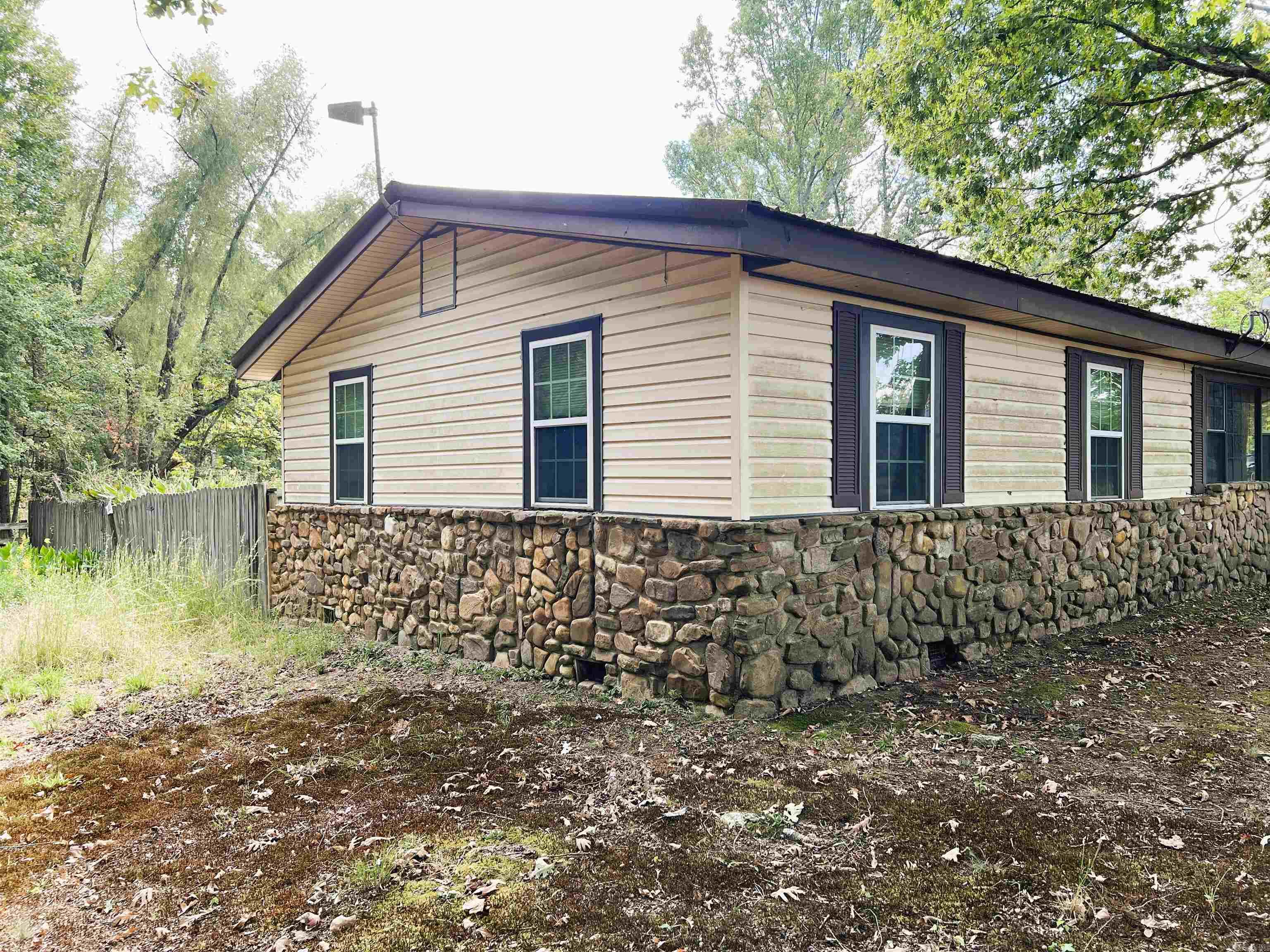 4463 Hwy 8 W Property Photo 4