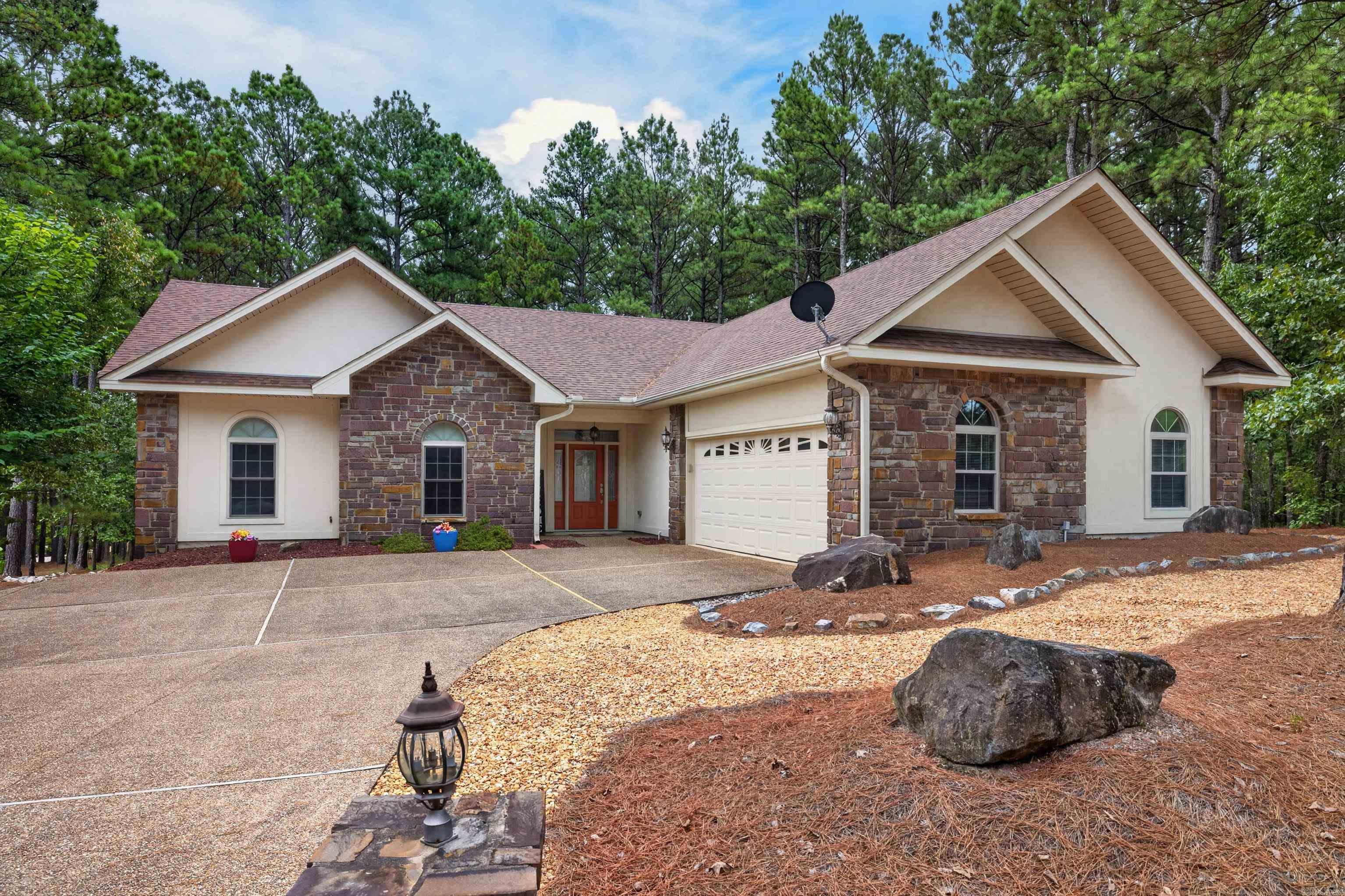 4 Rocoso Drive Property Photo 1