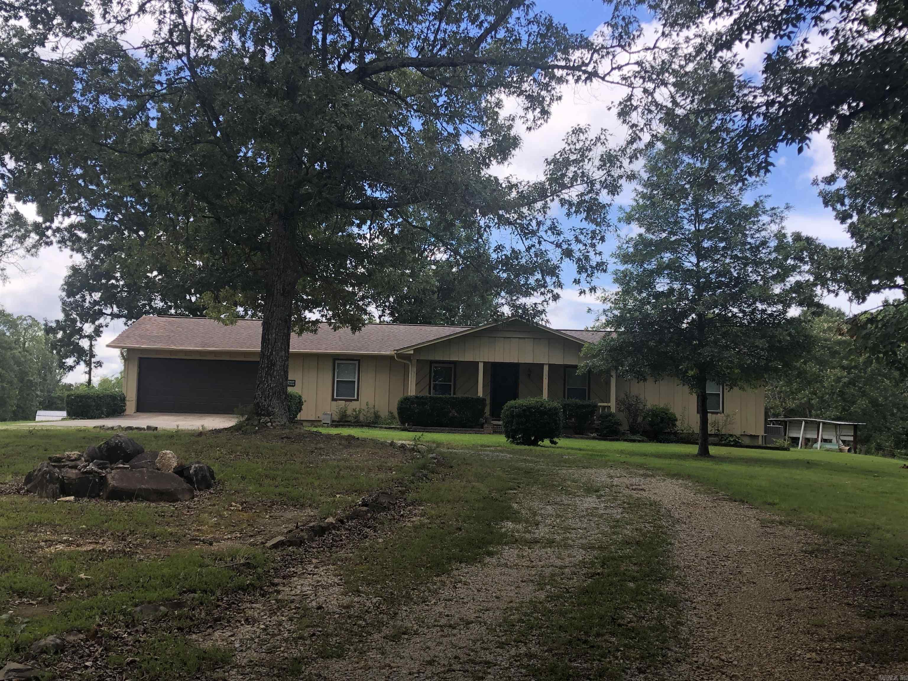2995 Hubbard Road Property Photo 2