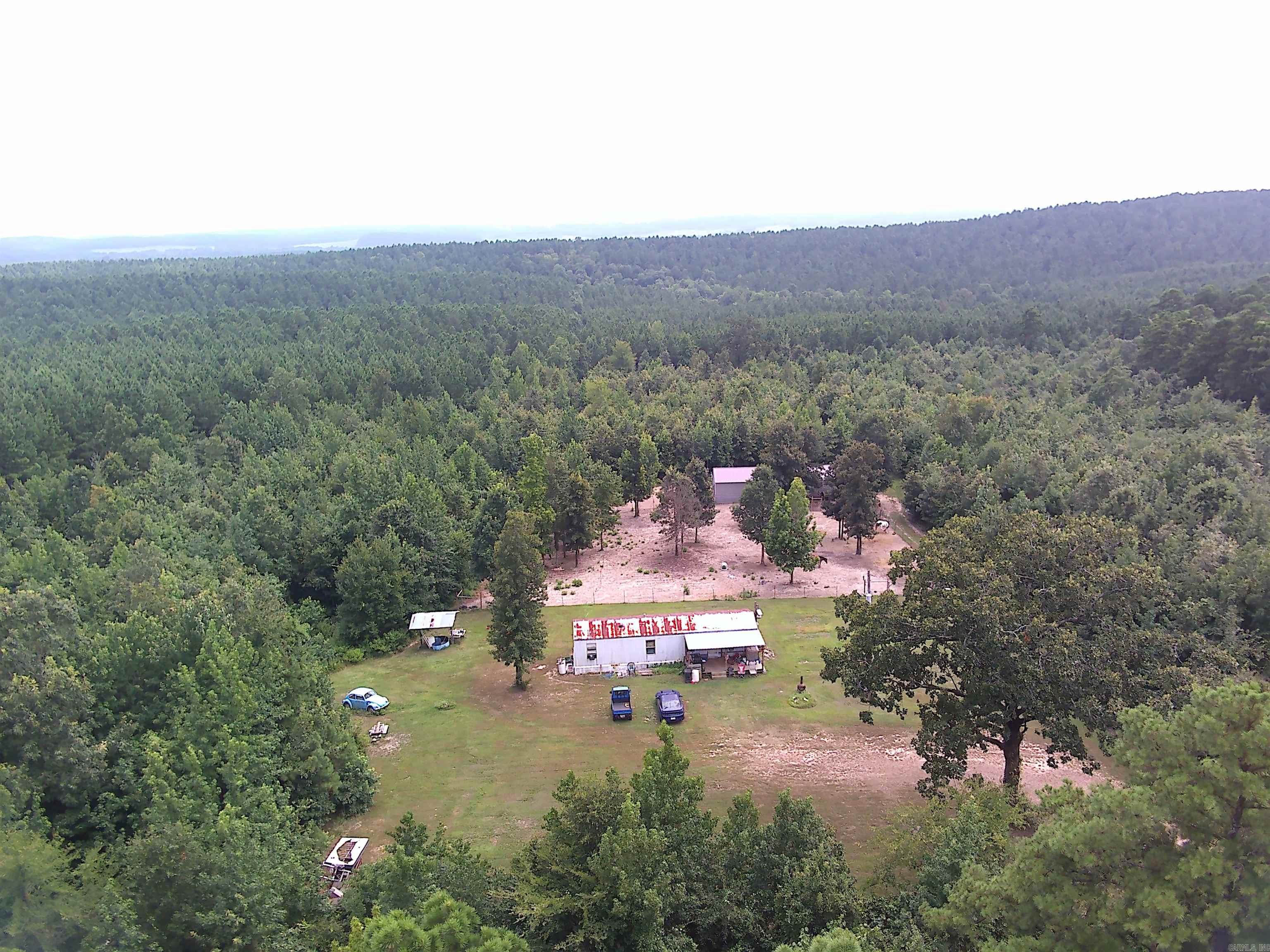 1417 Skyline Dr Property Photo 2