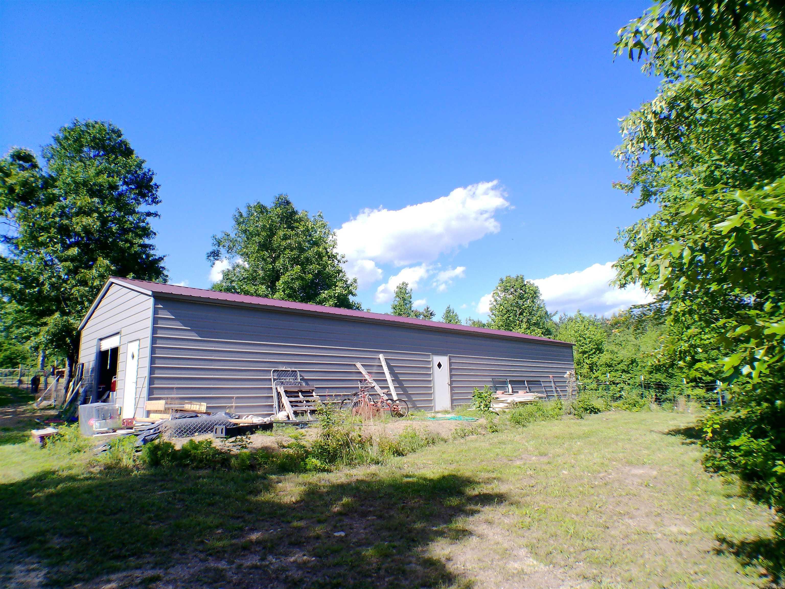 1417 Skyline Dr Property Photo 3