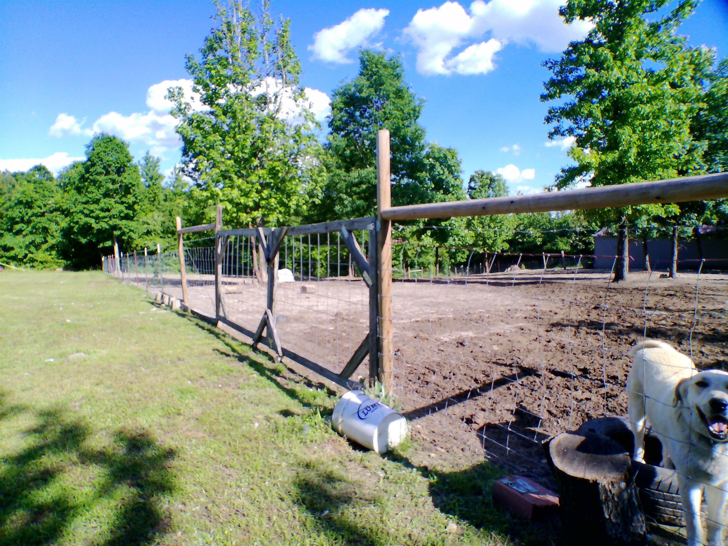 1417 Skyline Dr Property Photo 5