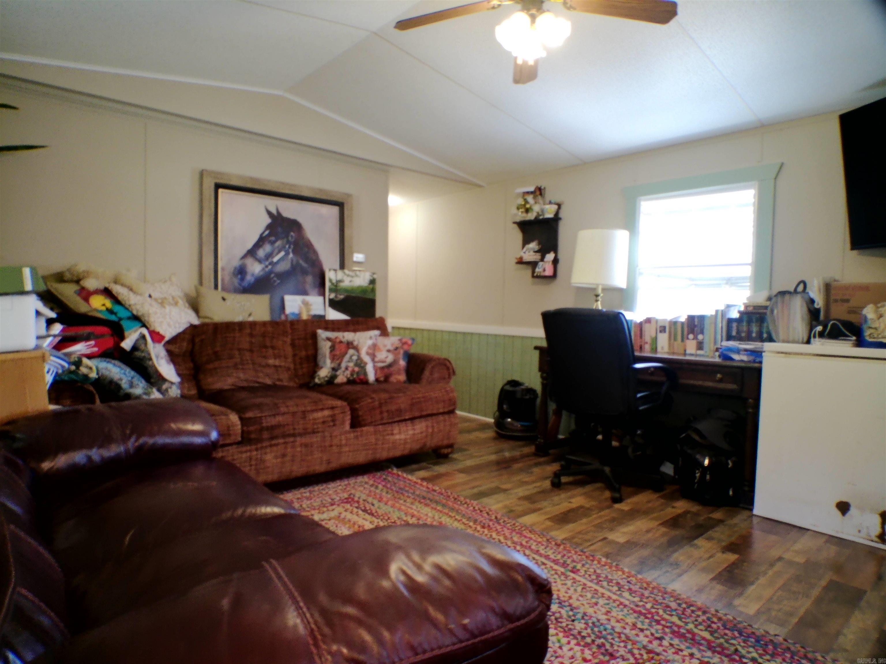 1417 Skyline Dr Property Photo 21