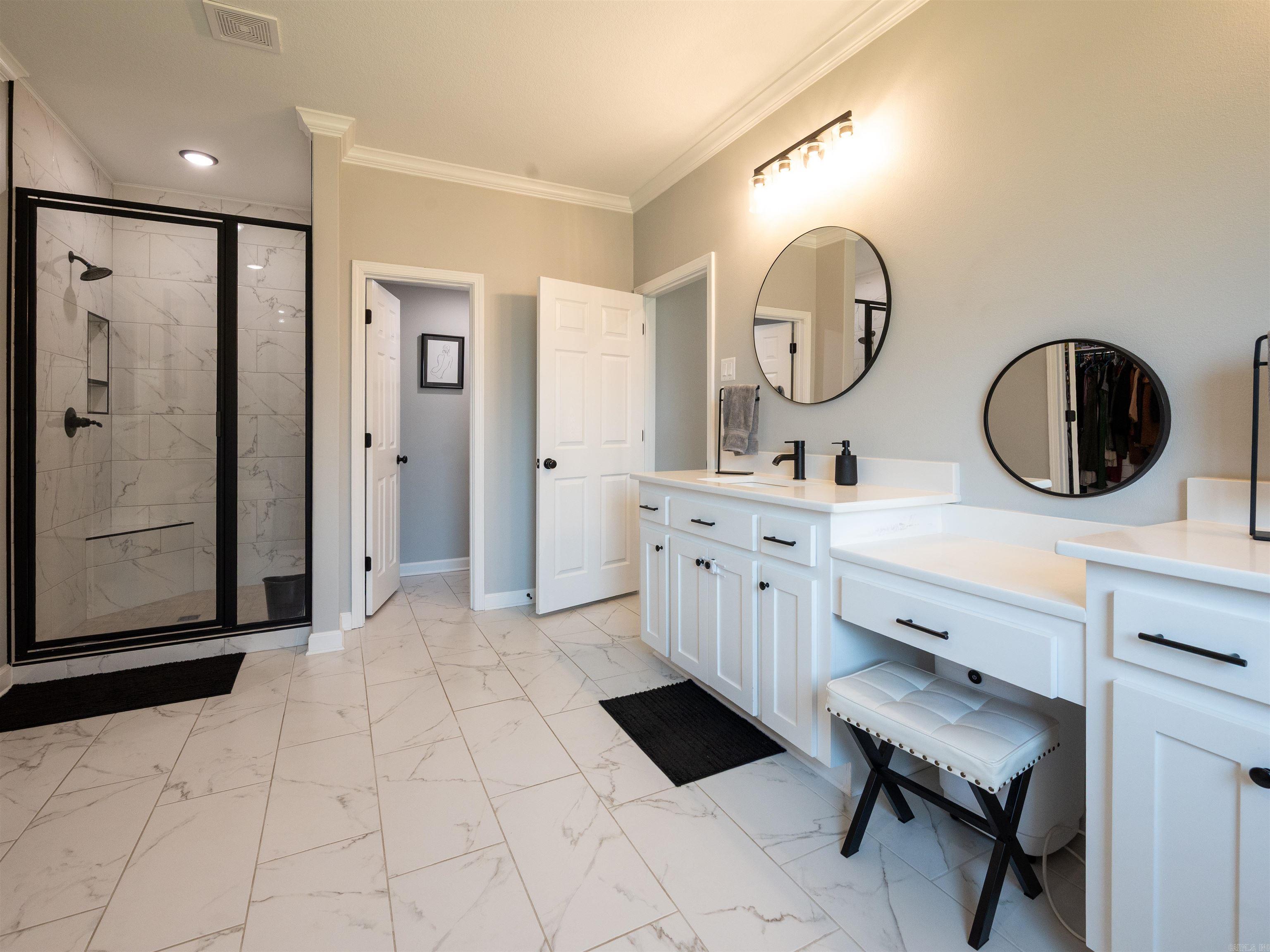 2112 Sable Oaks Circle Property Photo 11