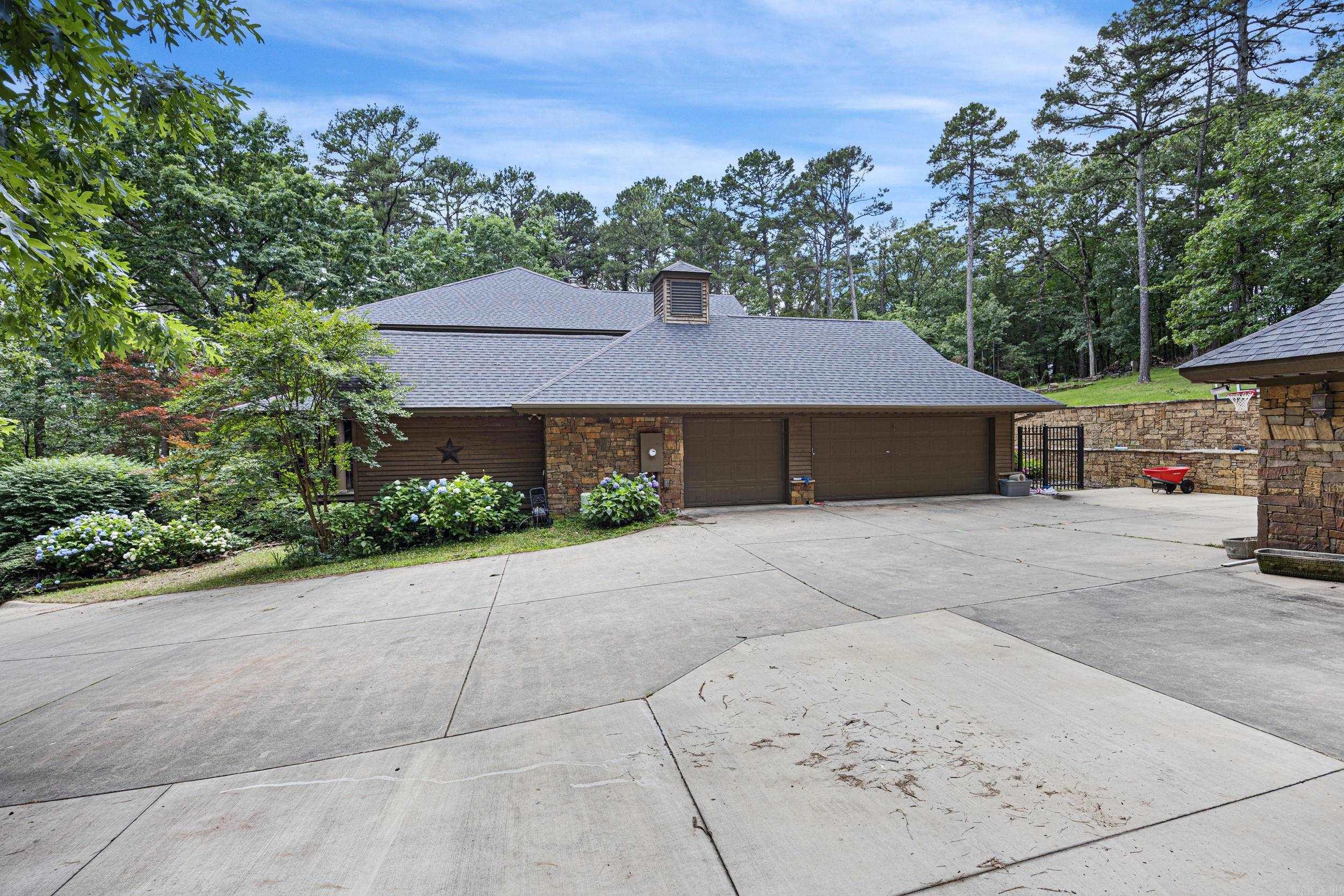 407 Dove Place Property Photo 46