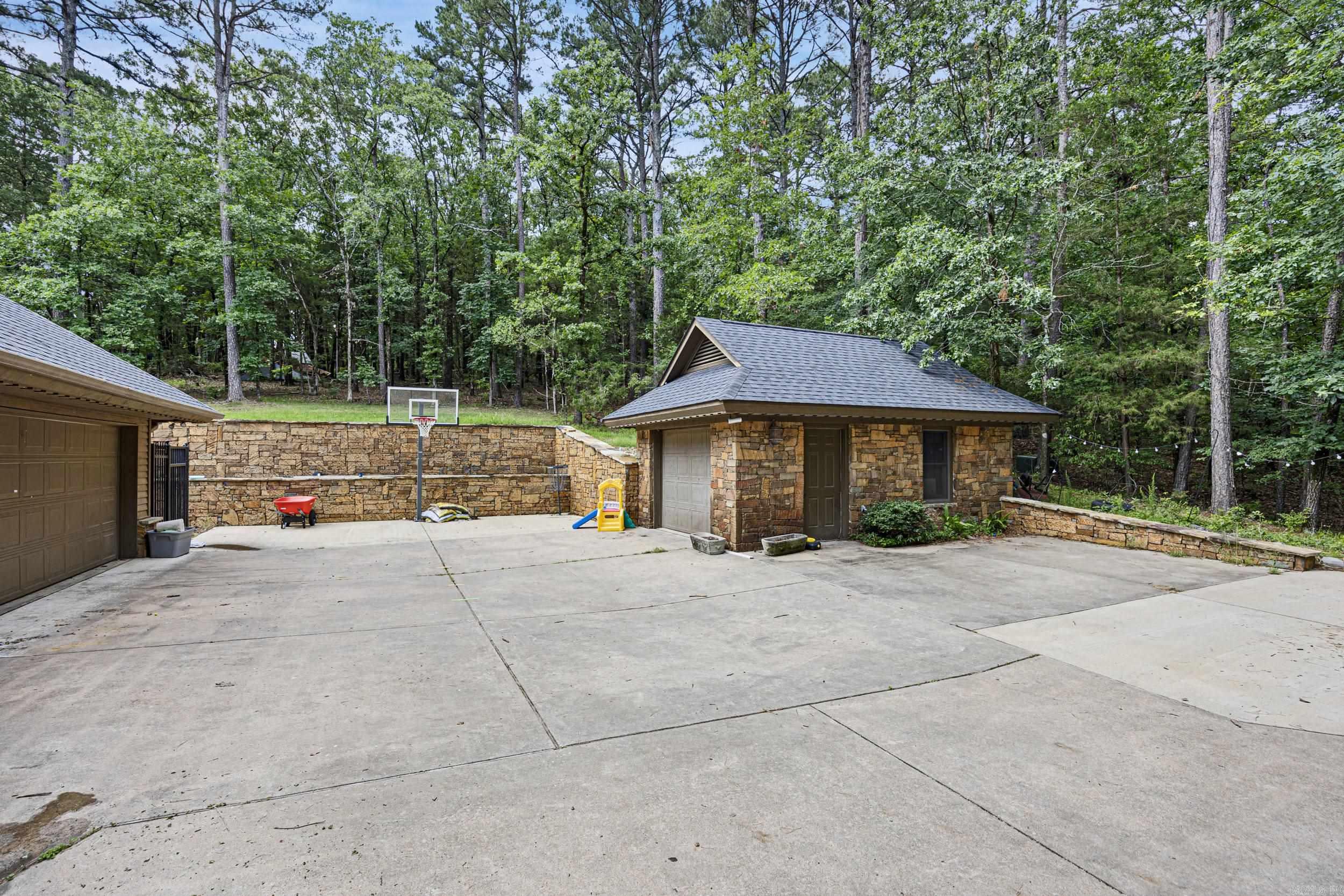 407 Dove Place Property Photo 47