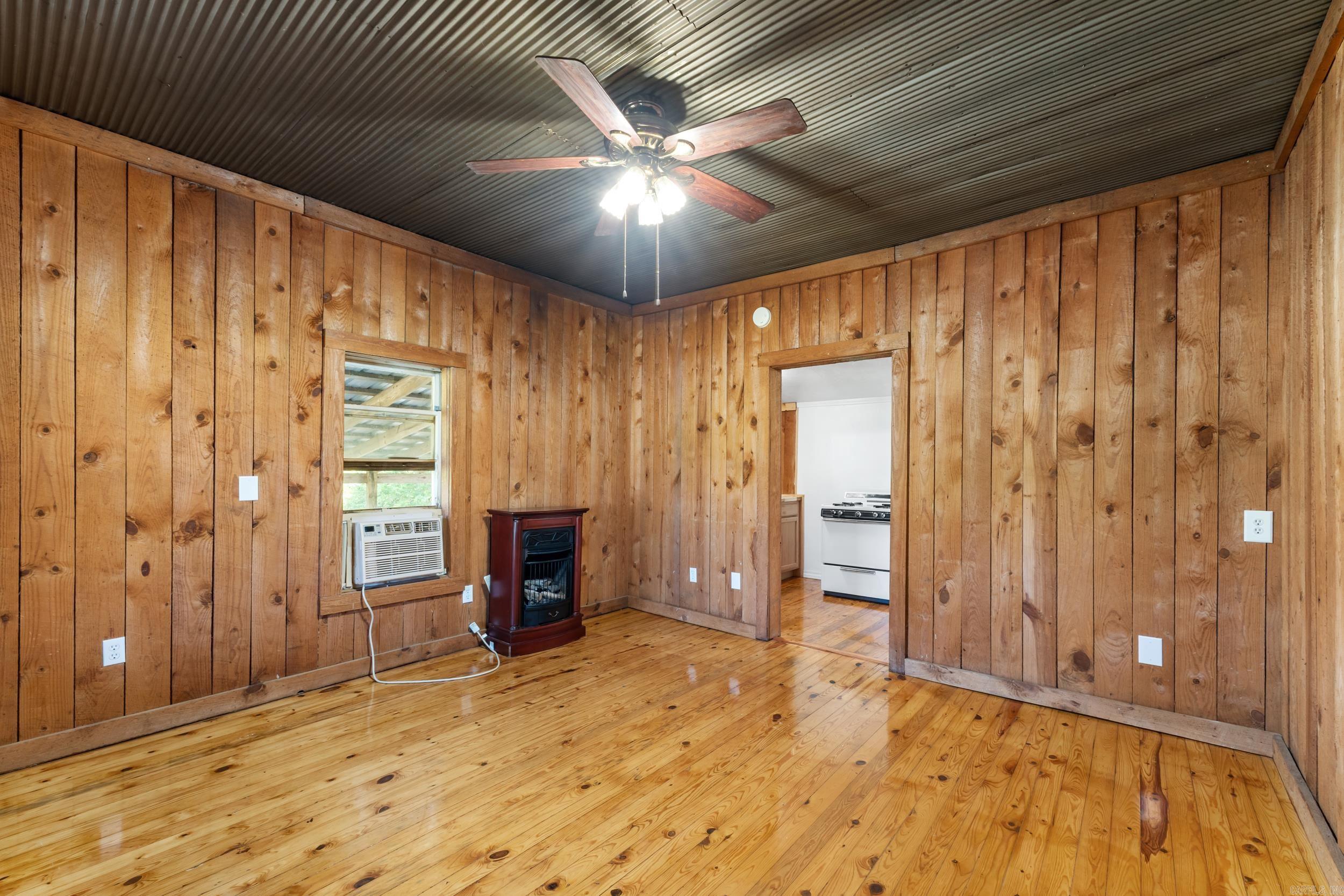 19 Campground Rd Property Photo 4