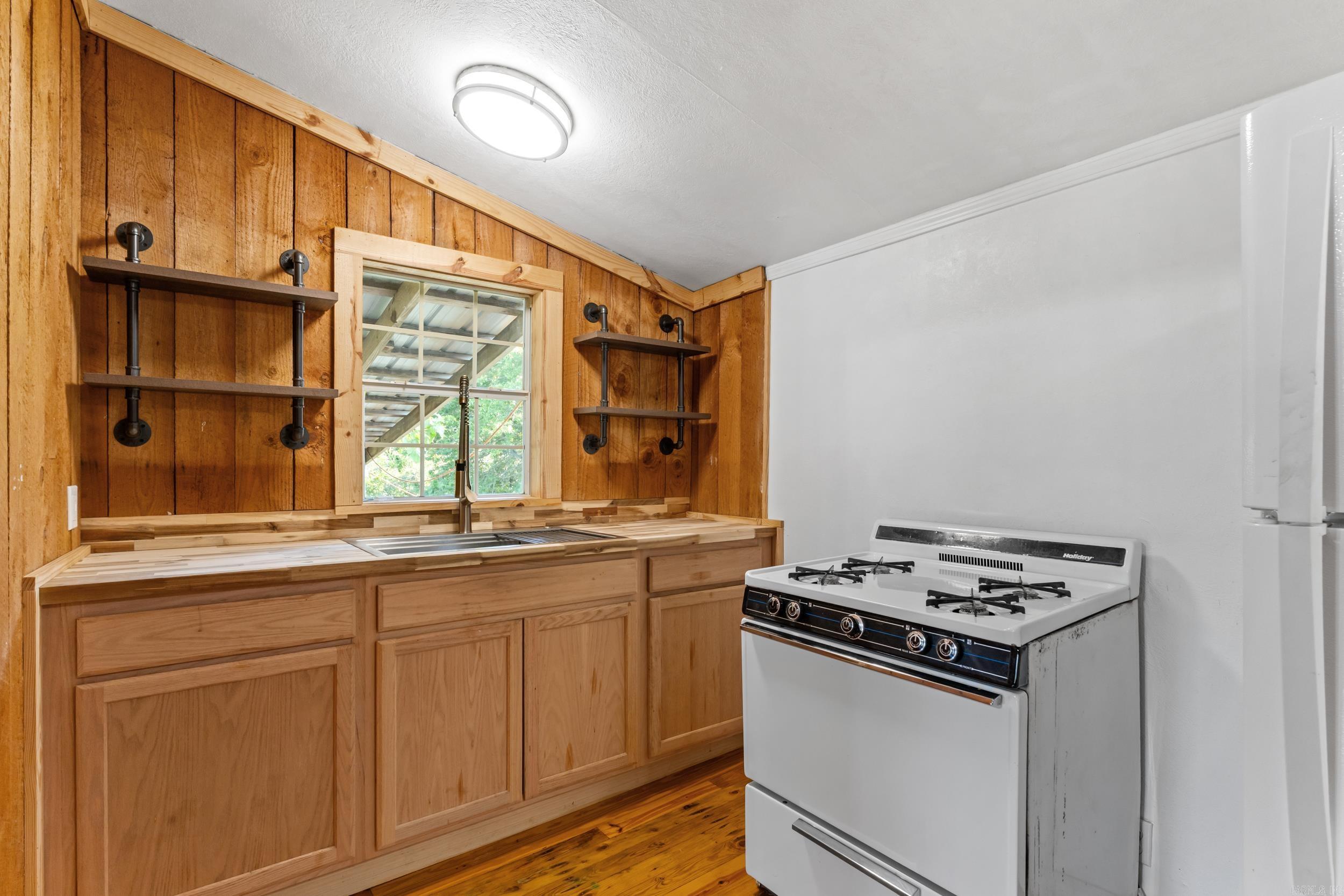 19 Campground Rd Property Photo 6