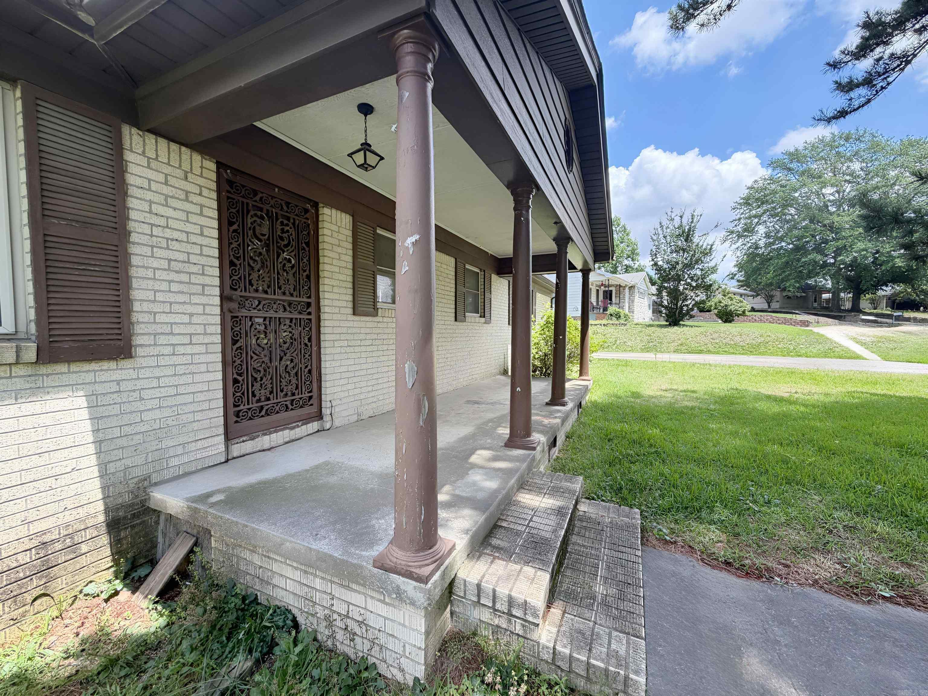 1008 North Place Property Photo 2