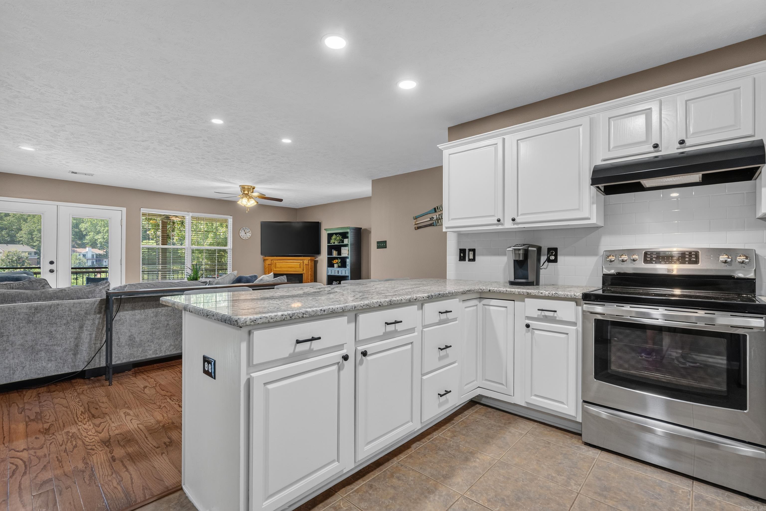 126 Southview Cir Circle Property Photo 13