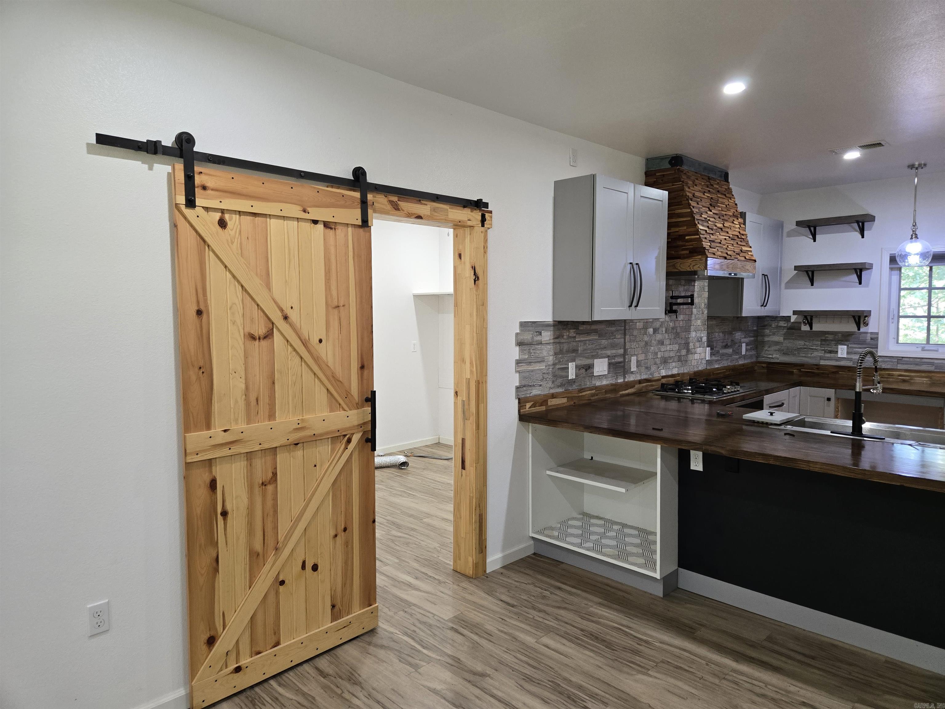 29 Lauras Loop Property Photo 22