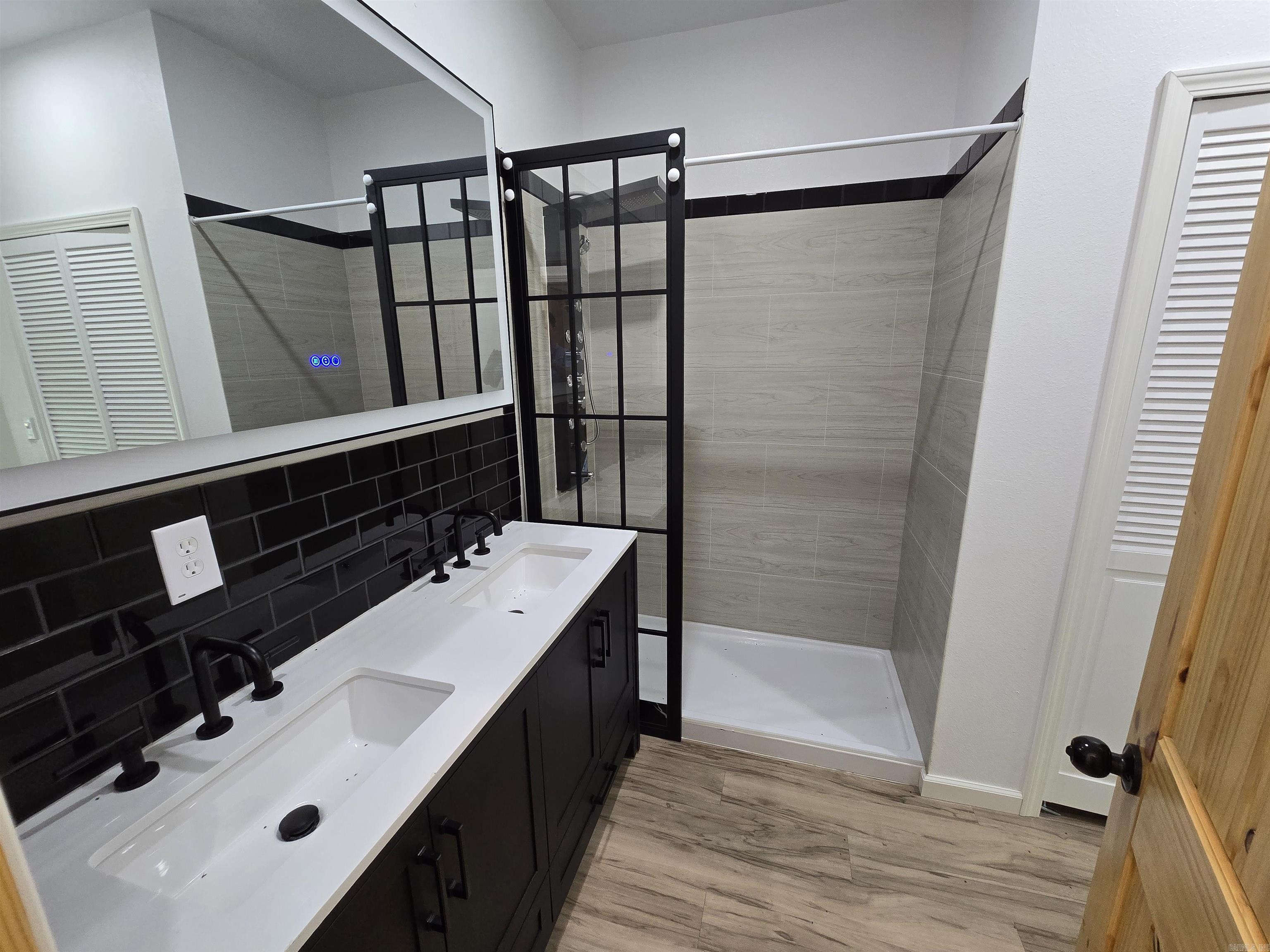 29 Lauras Loop Property Photo 23