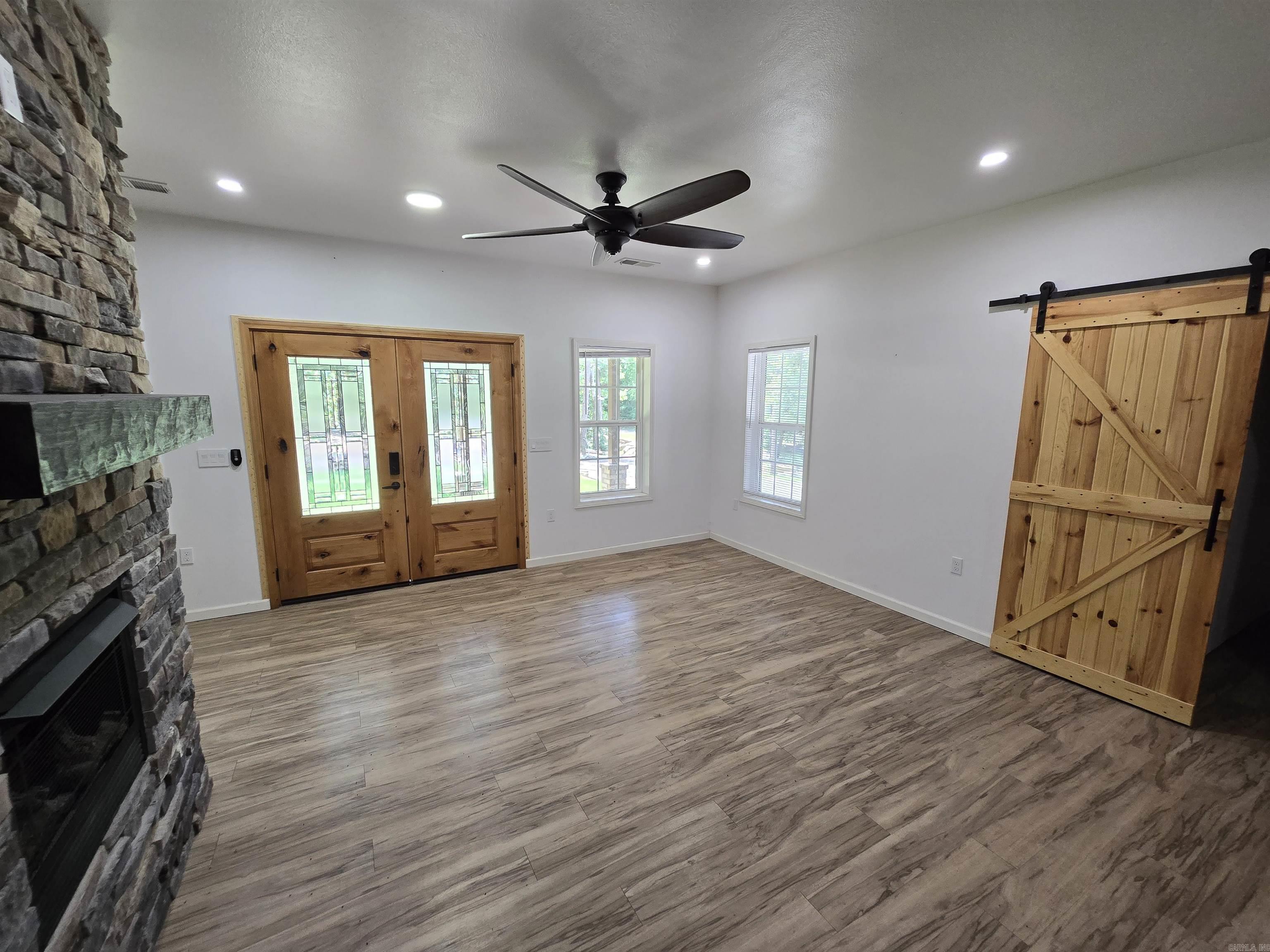 29 Lauras Loop Property Photo 25