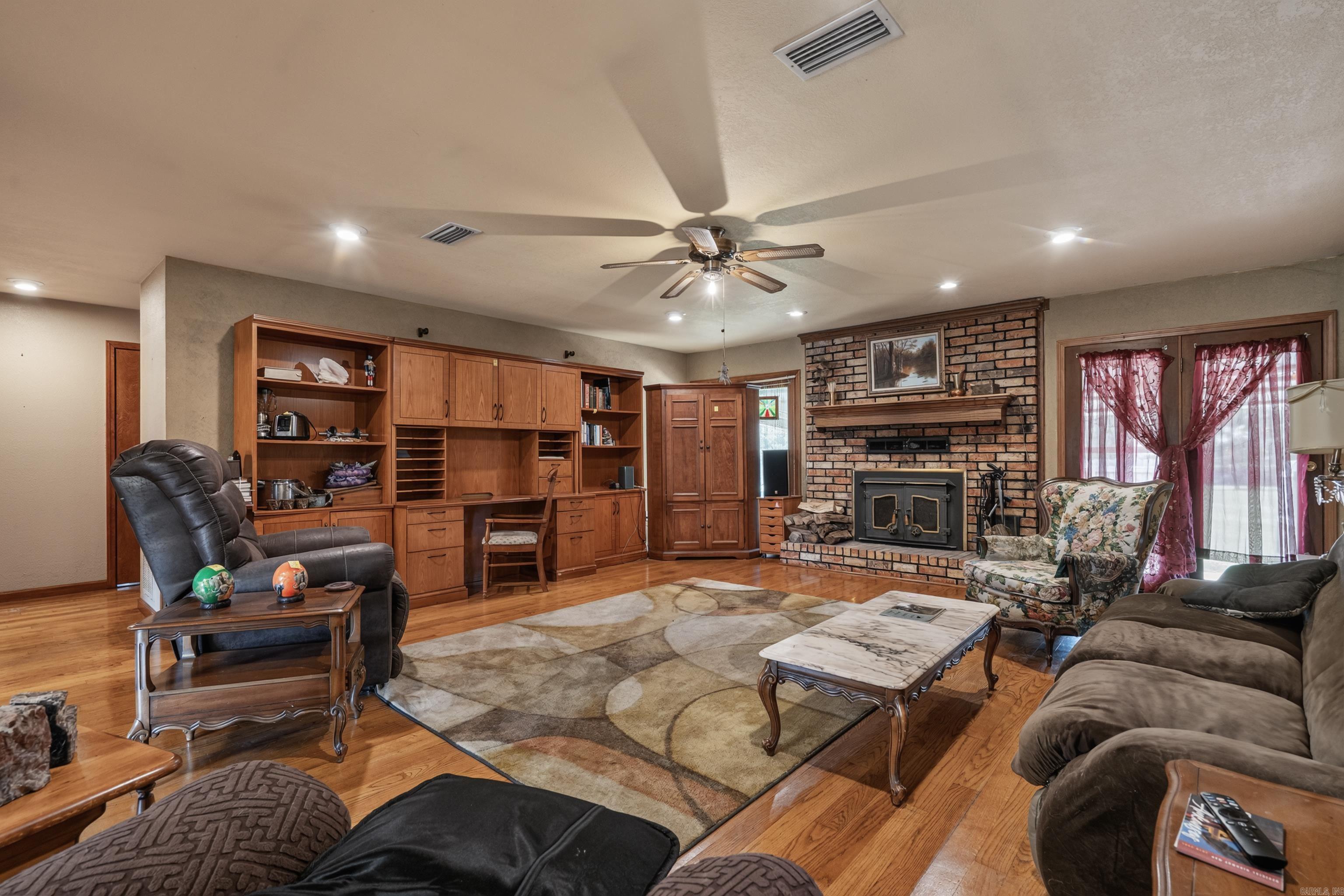 405 Jackson Street Property Photo 13