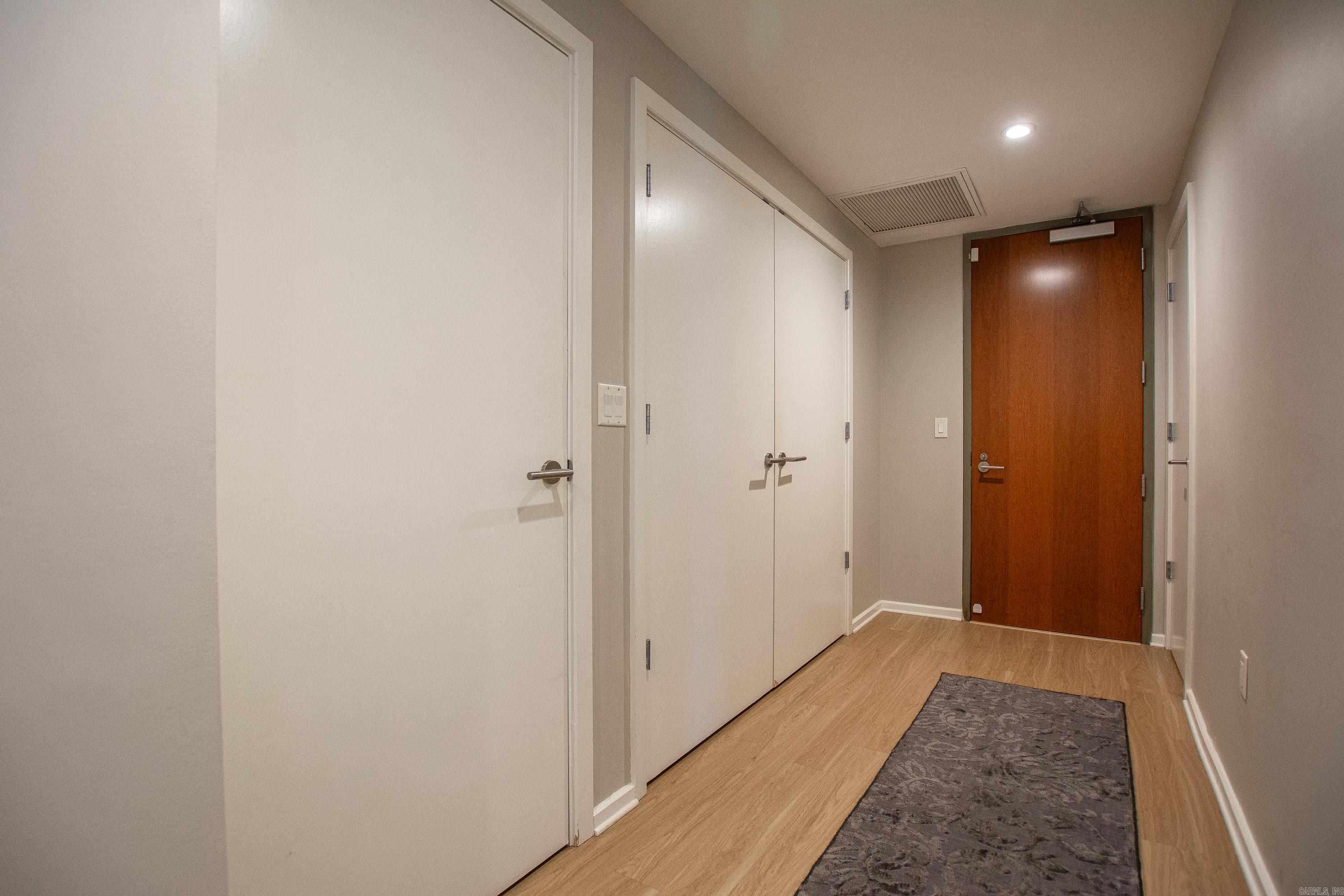 315 Rock St 1008 Property Photo 4