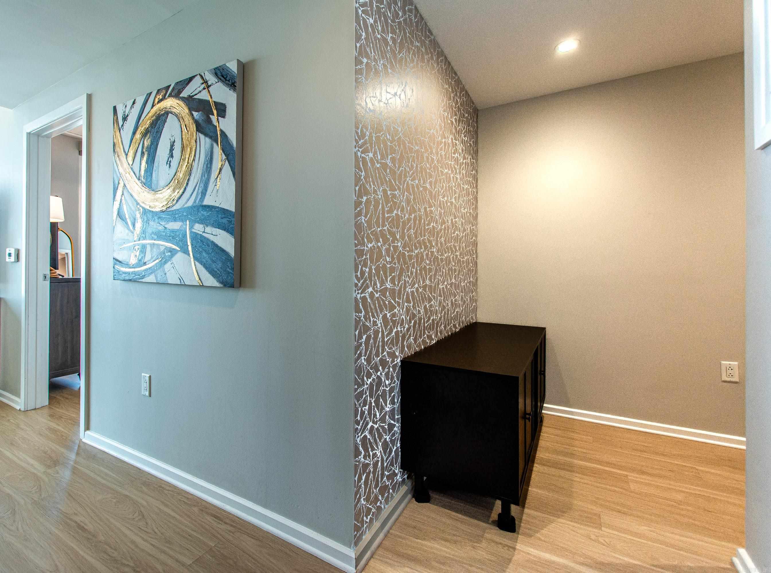 315 Rock St 1008 Property Photo 5