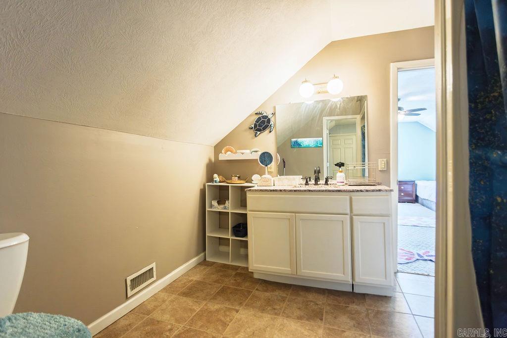 65 Four Oaks Lane Property Photo 24