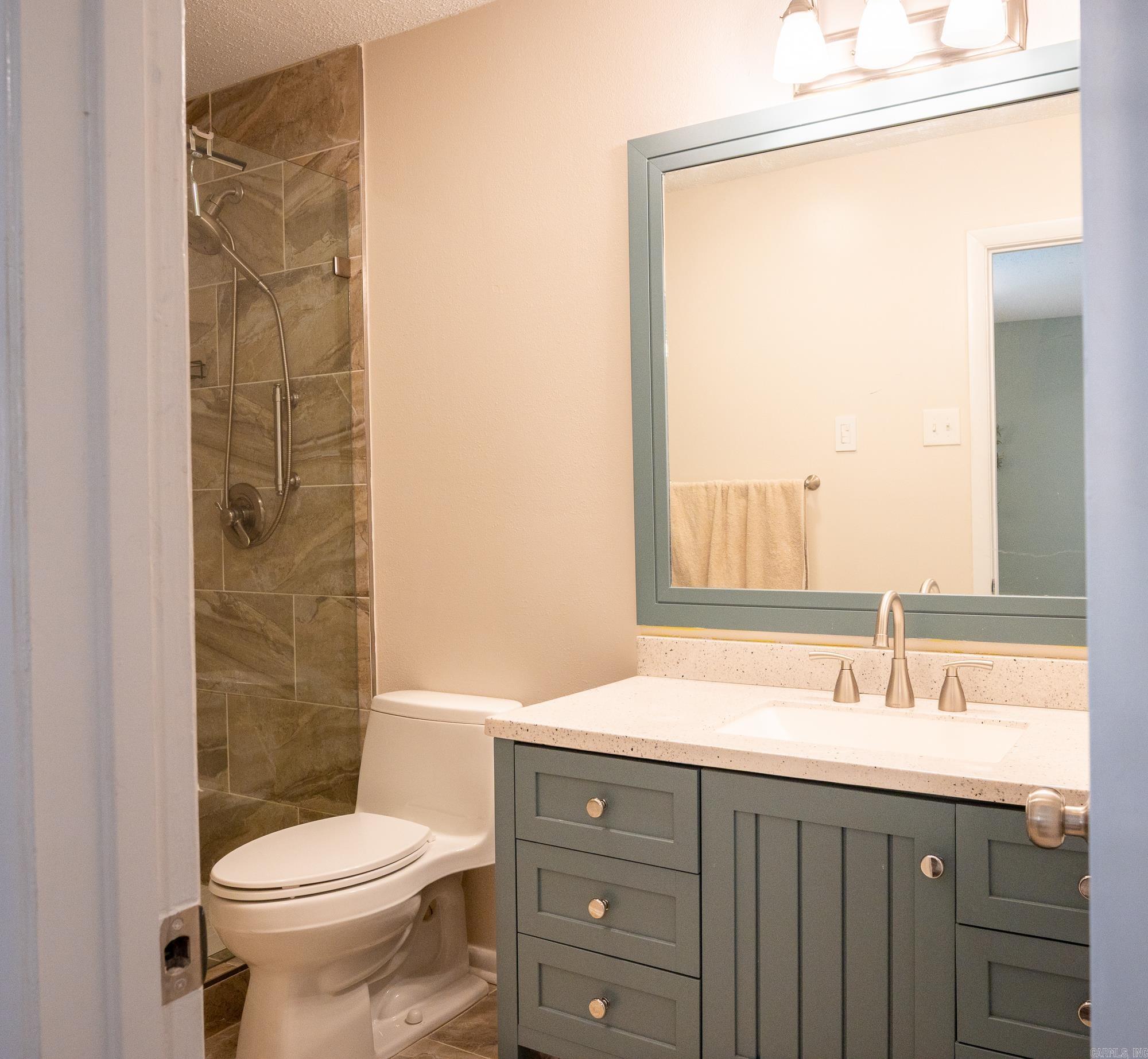 32 Hampshire Circle Property Photo 29