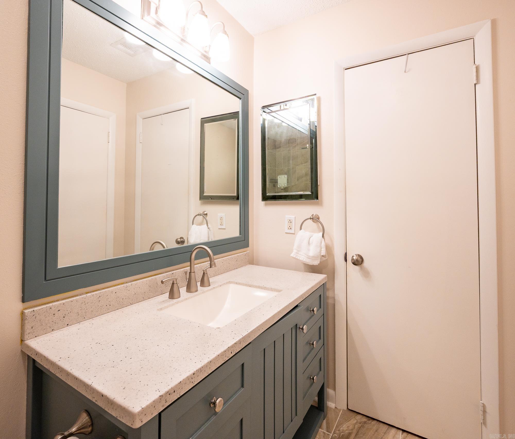 32 Hampshire Circle Property Photo 31