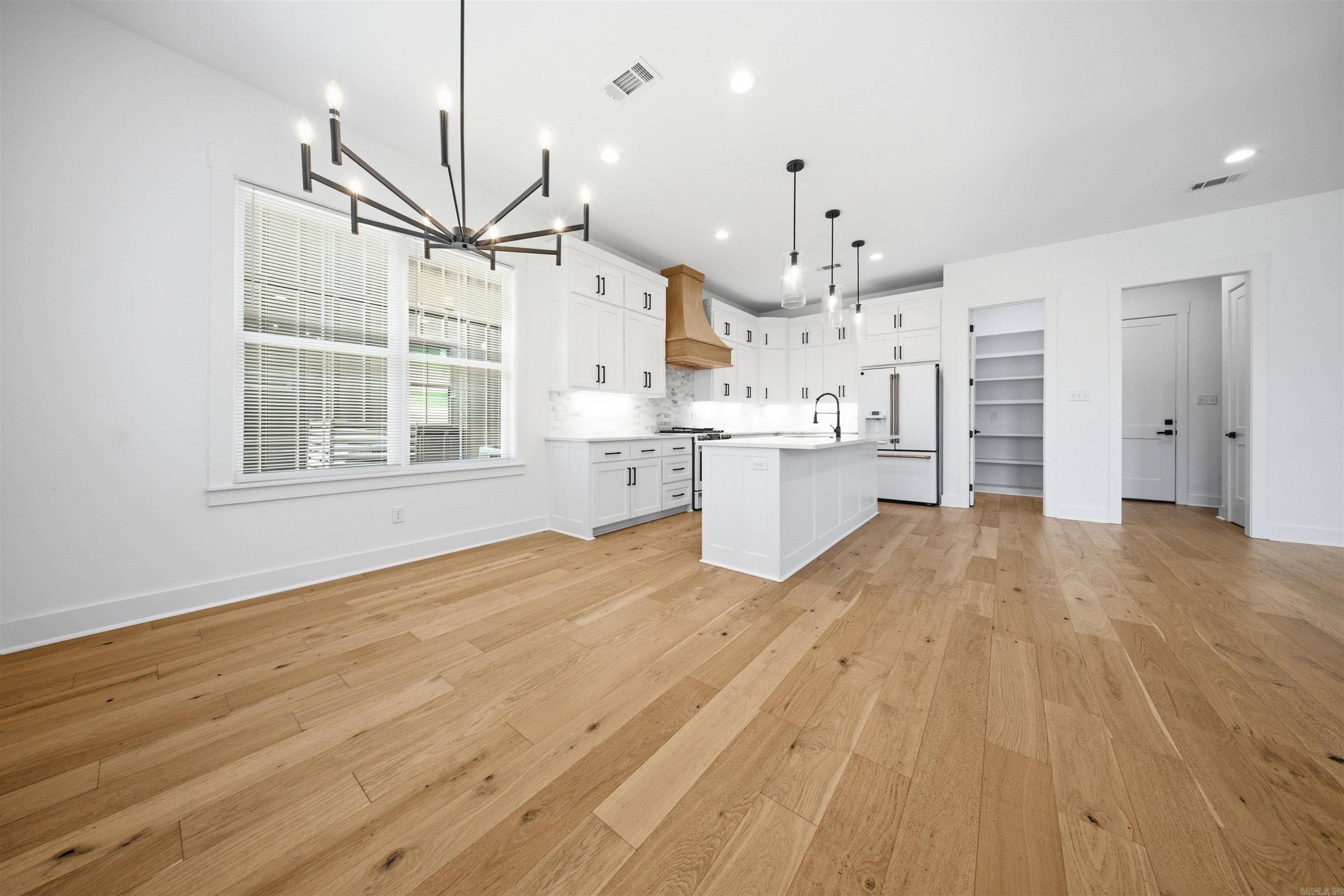 1412 Nanterre Street Property Photo 13