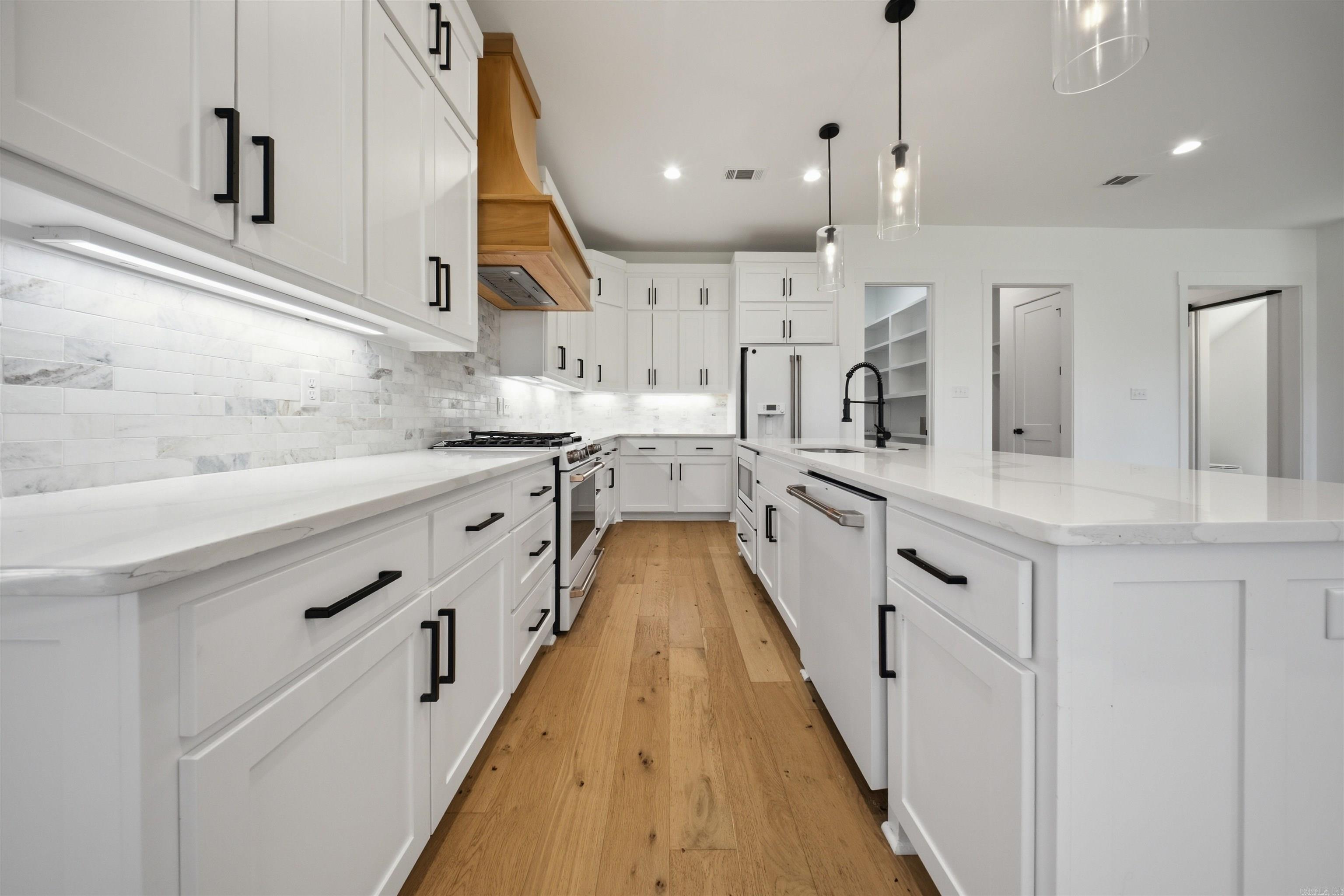 1412 Nanterre Street Property Photo 15