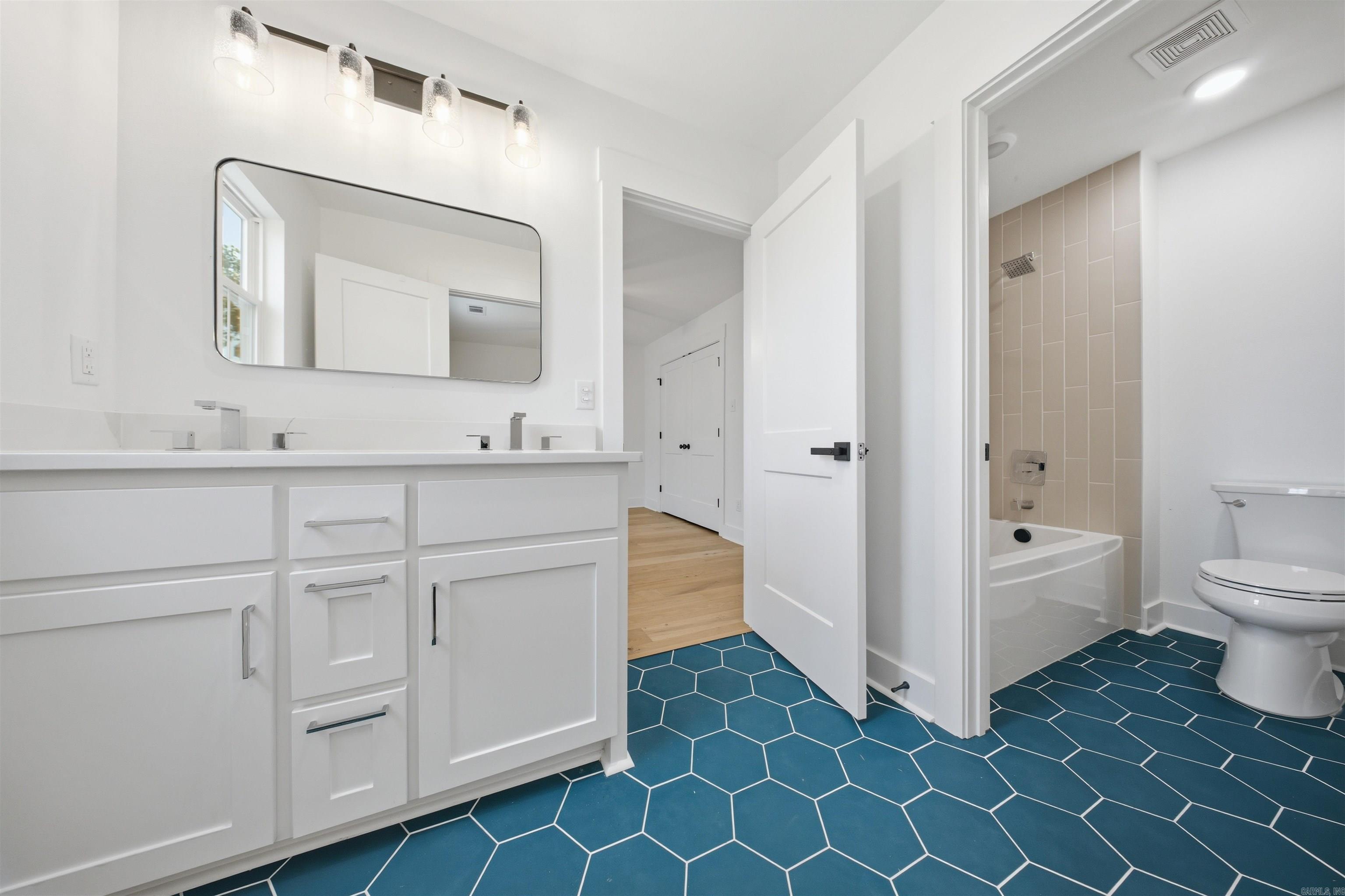 1412 Nanterre Street Property Photo 30