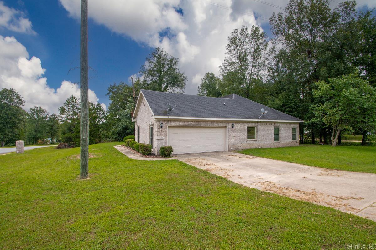 12008 Oak Valley Drive Property Photo 3