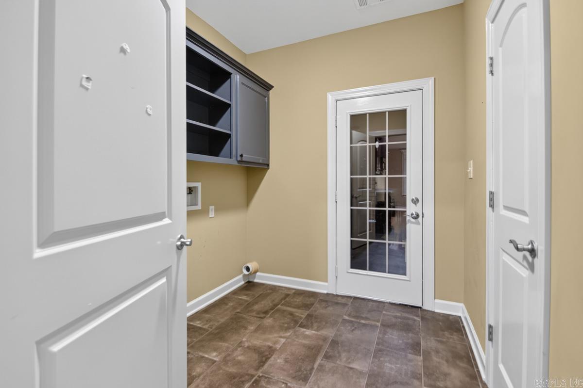 12008 Oak Valley Drive Property Photo 14