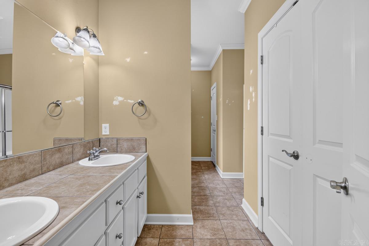 12008 Oak Valley Drive Property Photo 17