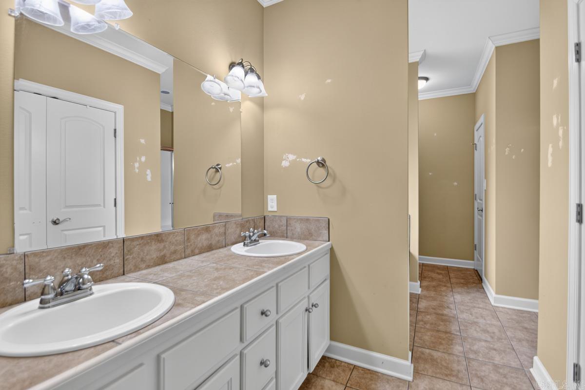 12008 Oak Valley Drive Property Photo 18