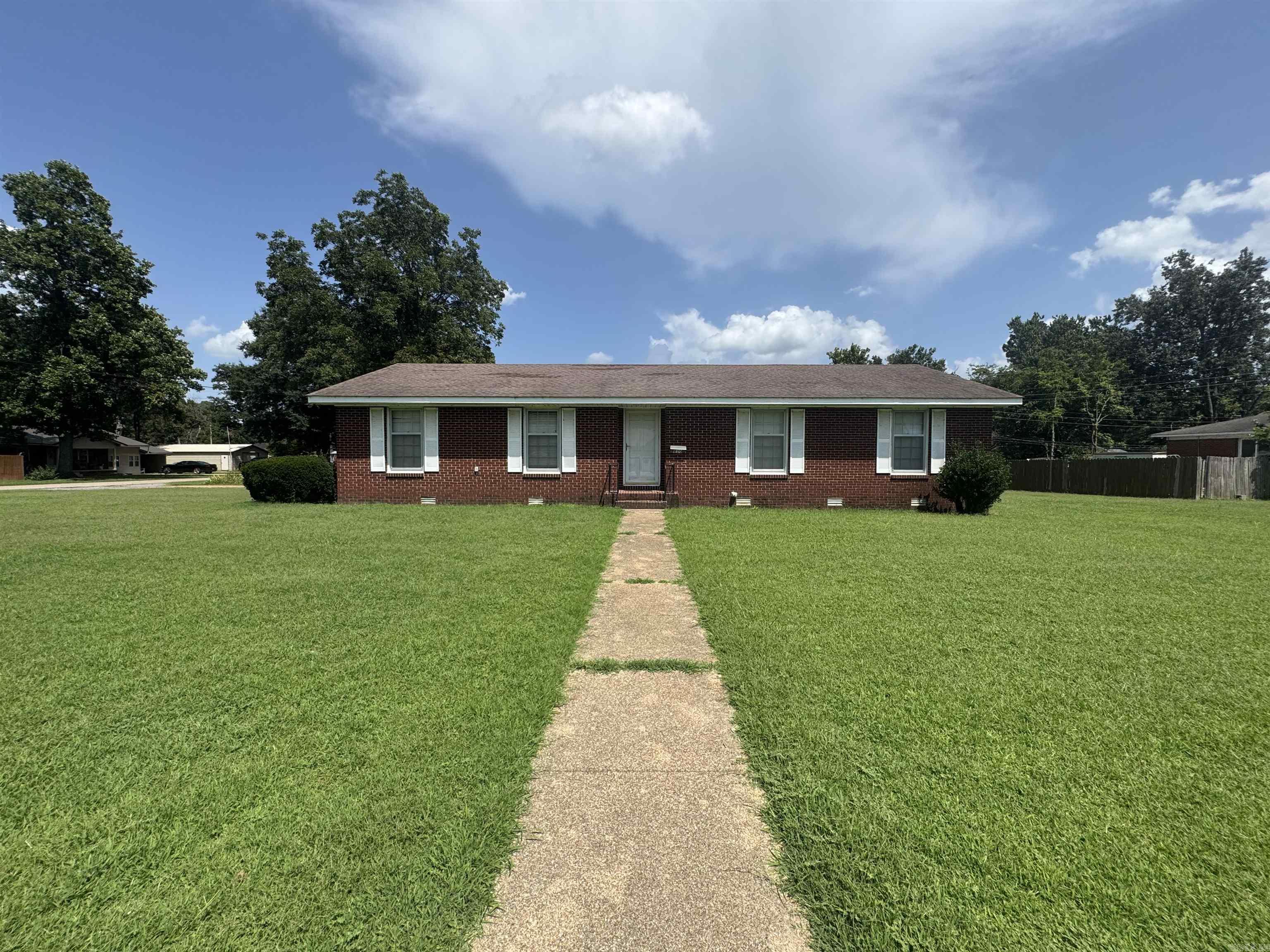 800 SW 9th Street