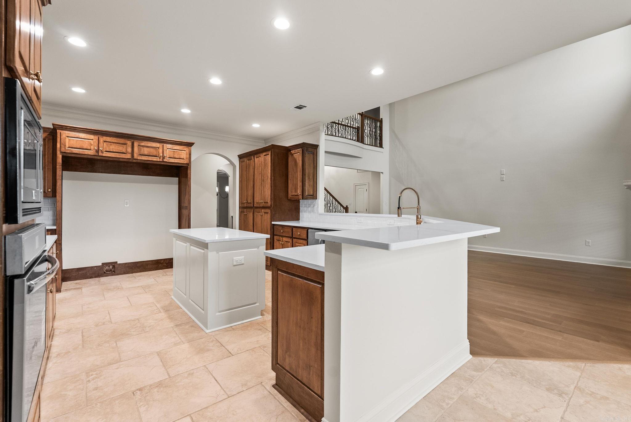 141 Oneida Way Property Photo 13
