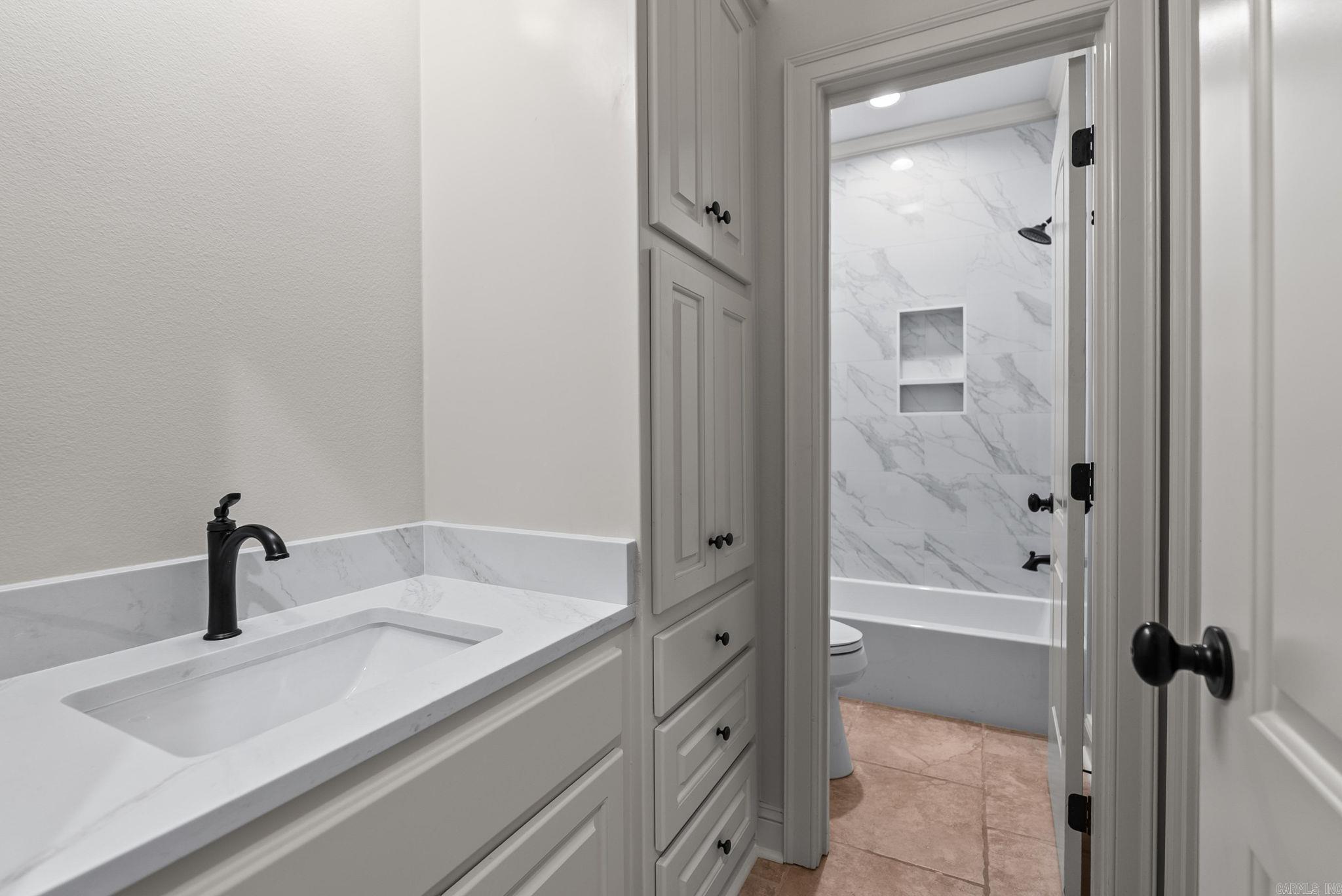 141 Oneida Way Property Photo 29
